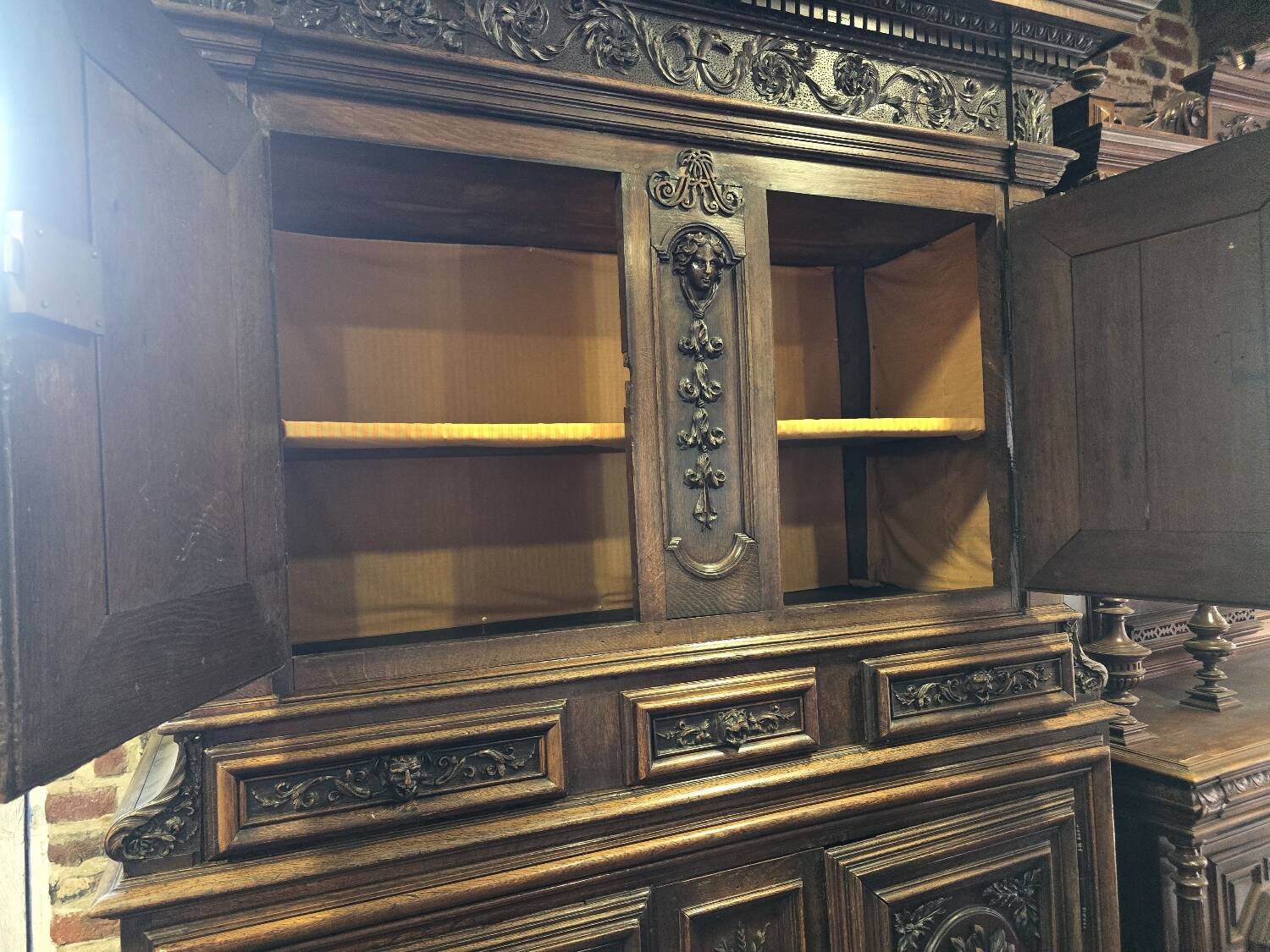 18th century Renaissance 4 door furniture