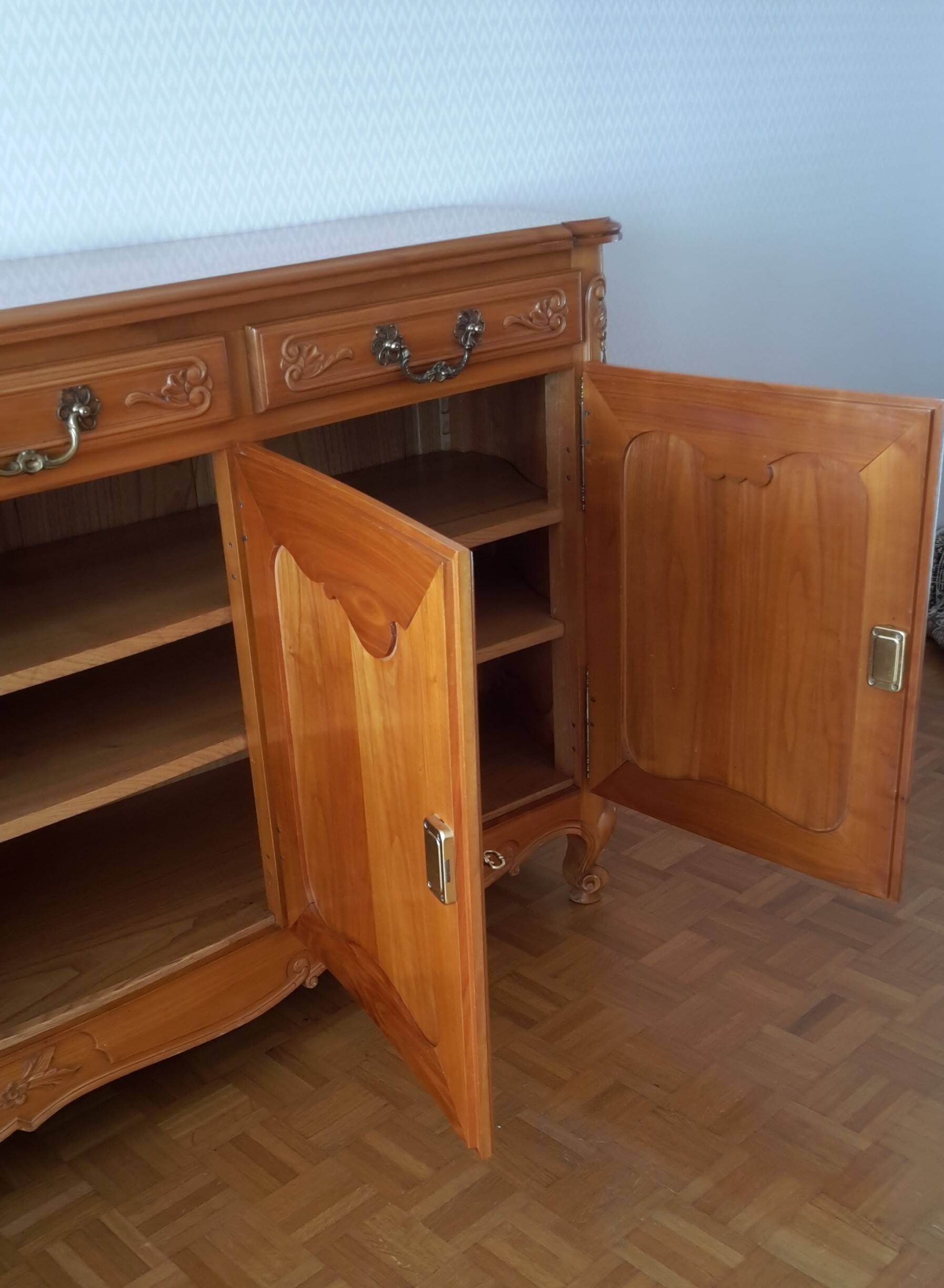 Solid cherry wood cabinet with 4 doors and 4 drawers (255/55cm H 105cm)
