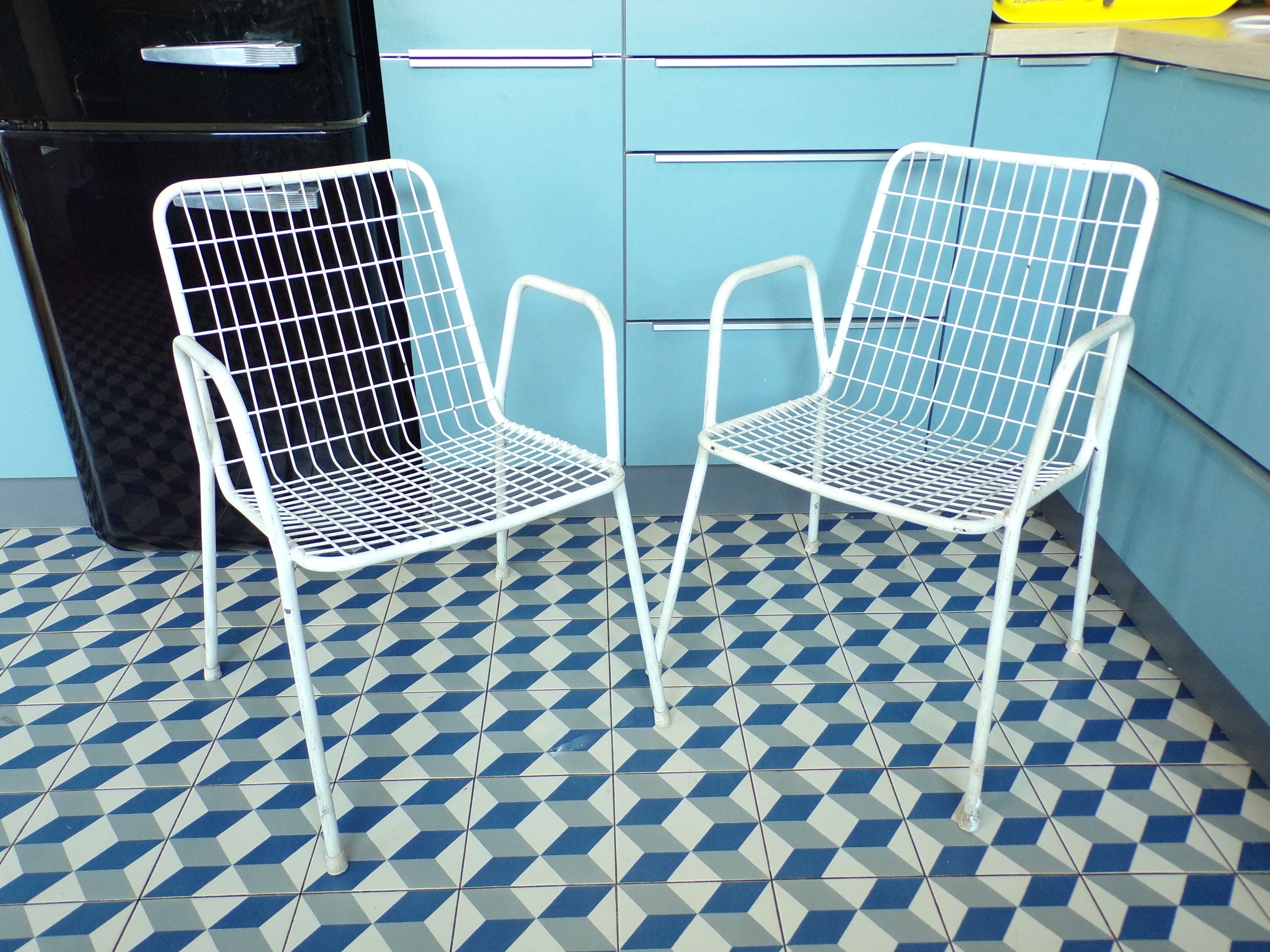 Paire de fauteuils Emu Rio