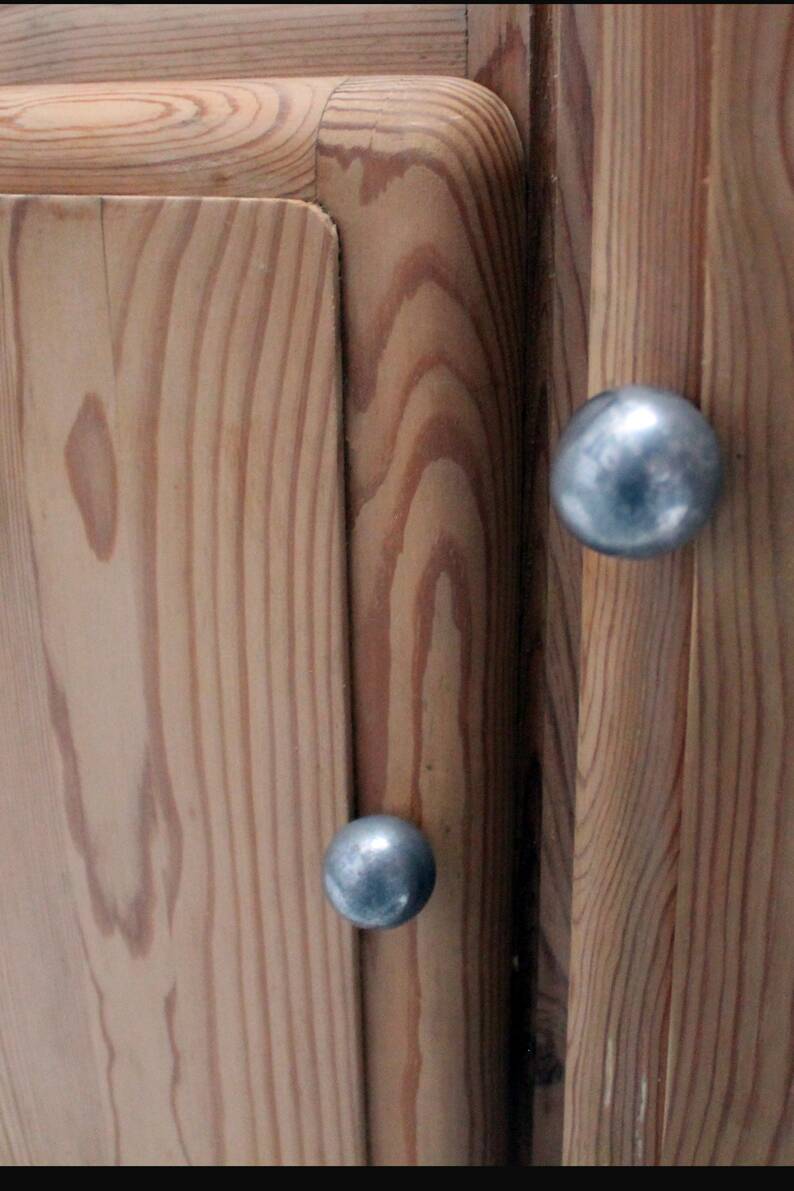 Low mado buffet, marble top, sanded