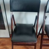 Set of 2 vintage folding chairs