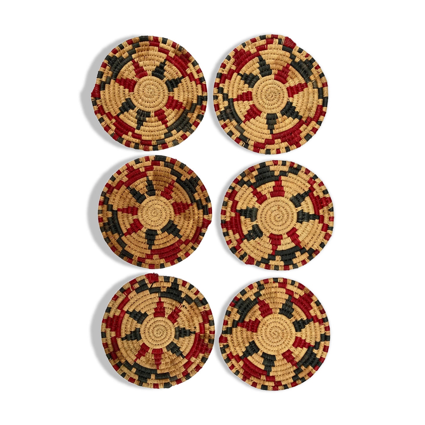 Round coaster made of natural wicker rattan, red and green