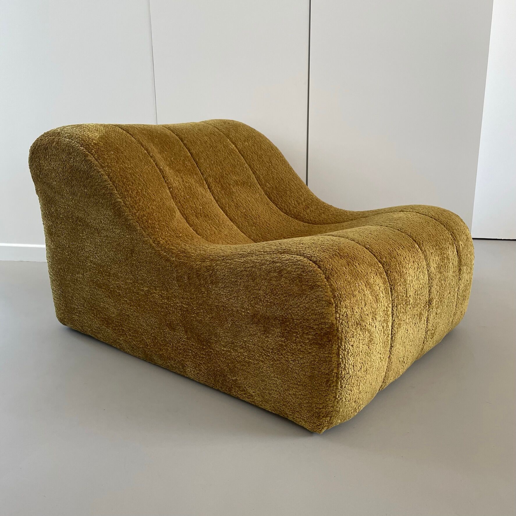 Chair, droit model from the "chromatic" series, Kwok Hoi Chan, Steiner 1970