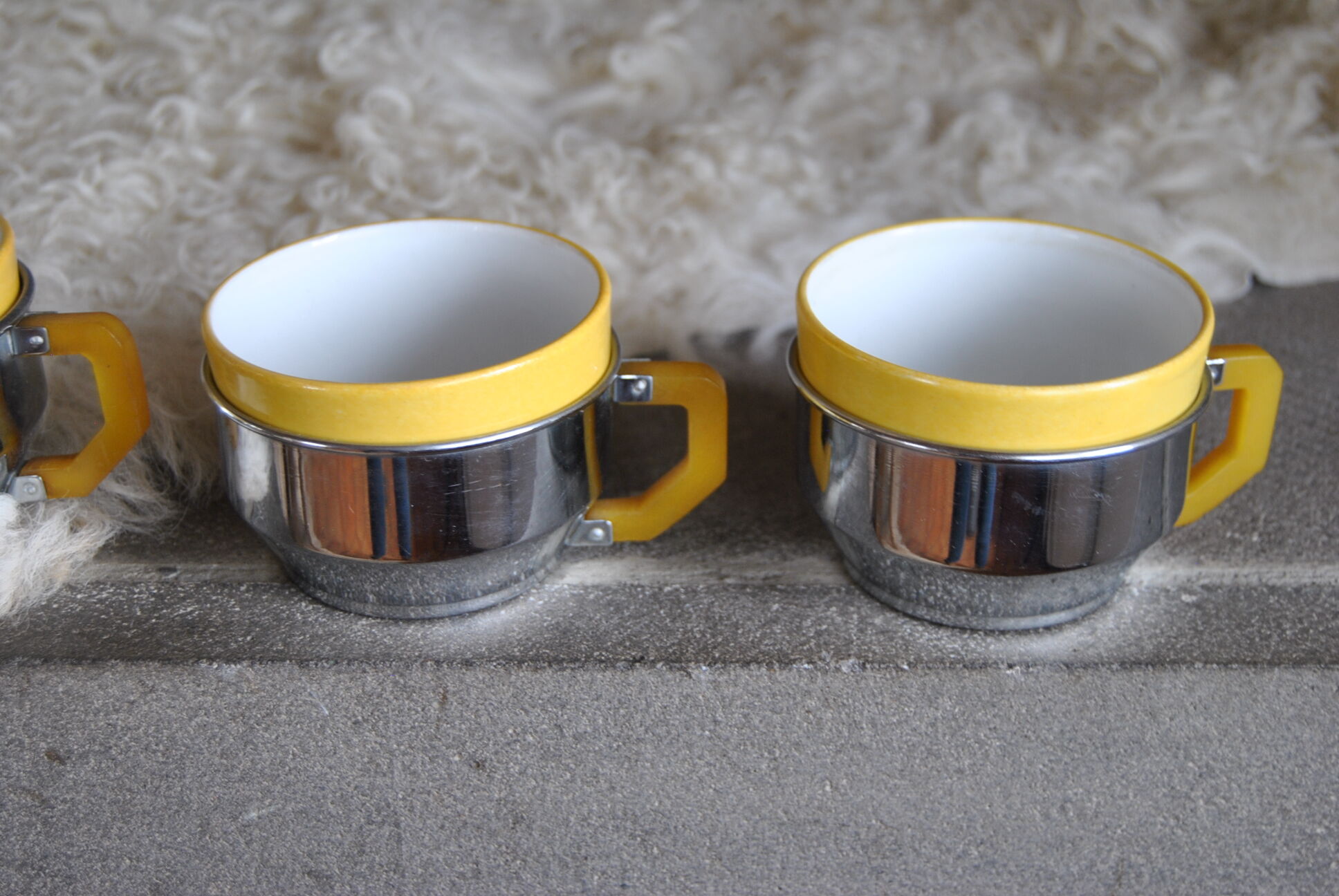 Series of 6 ceramic and stainless steel cups - 70s - Vintage