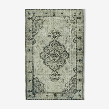 Turkish rug 1980s, 194 cm x 291 cm