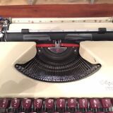 Typewriter Olympia Splendid 66