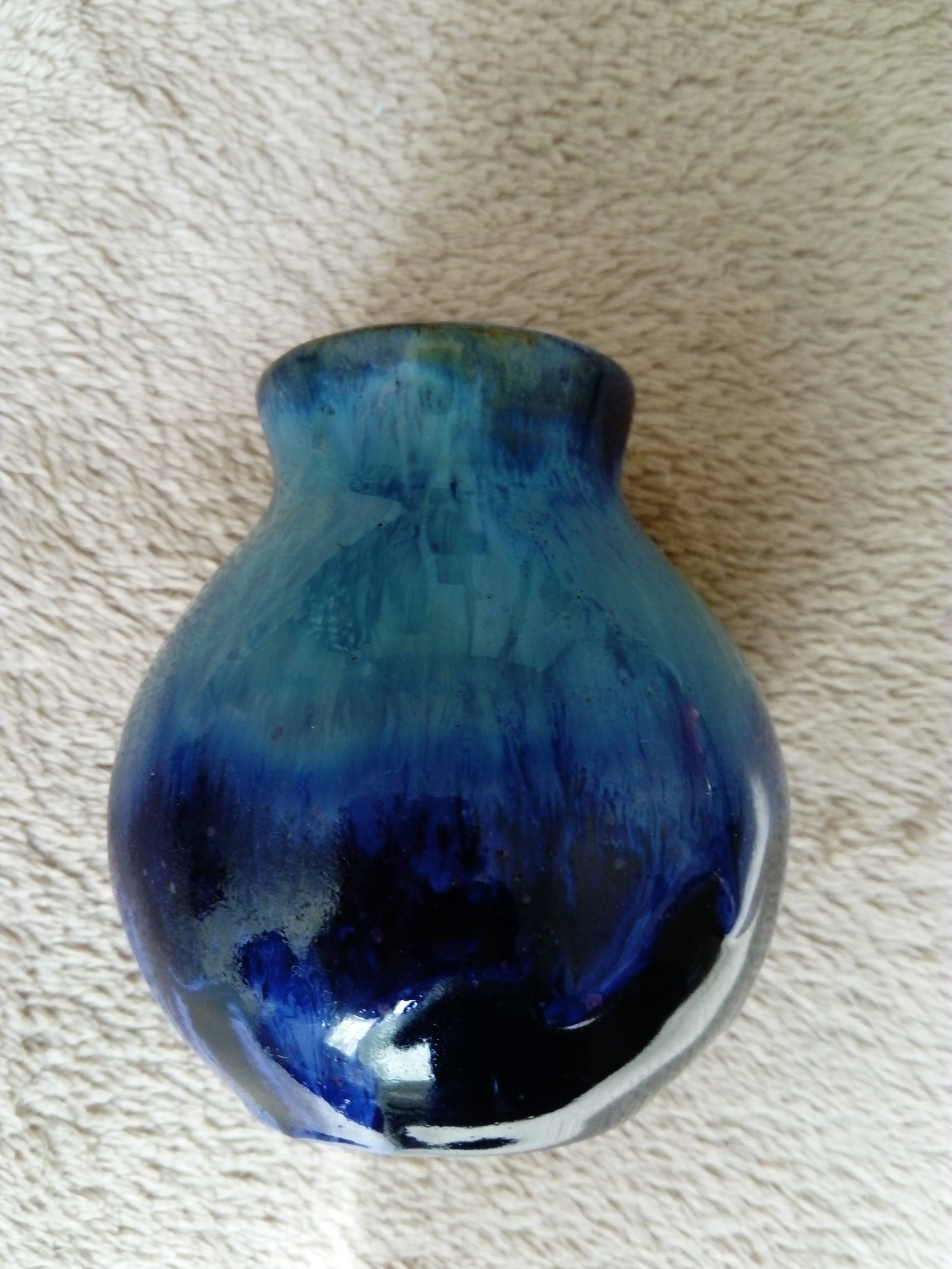 petit vase boule en céramique bleu turquoise