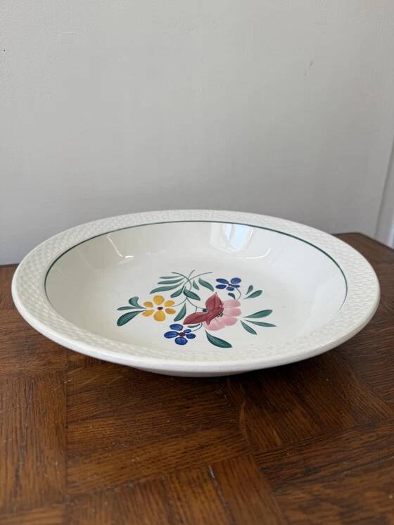 Plat Sarreguemines fabriqué en France et peint à la main