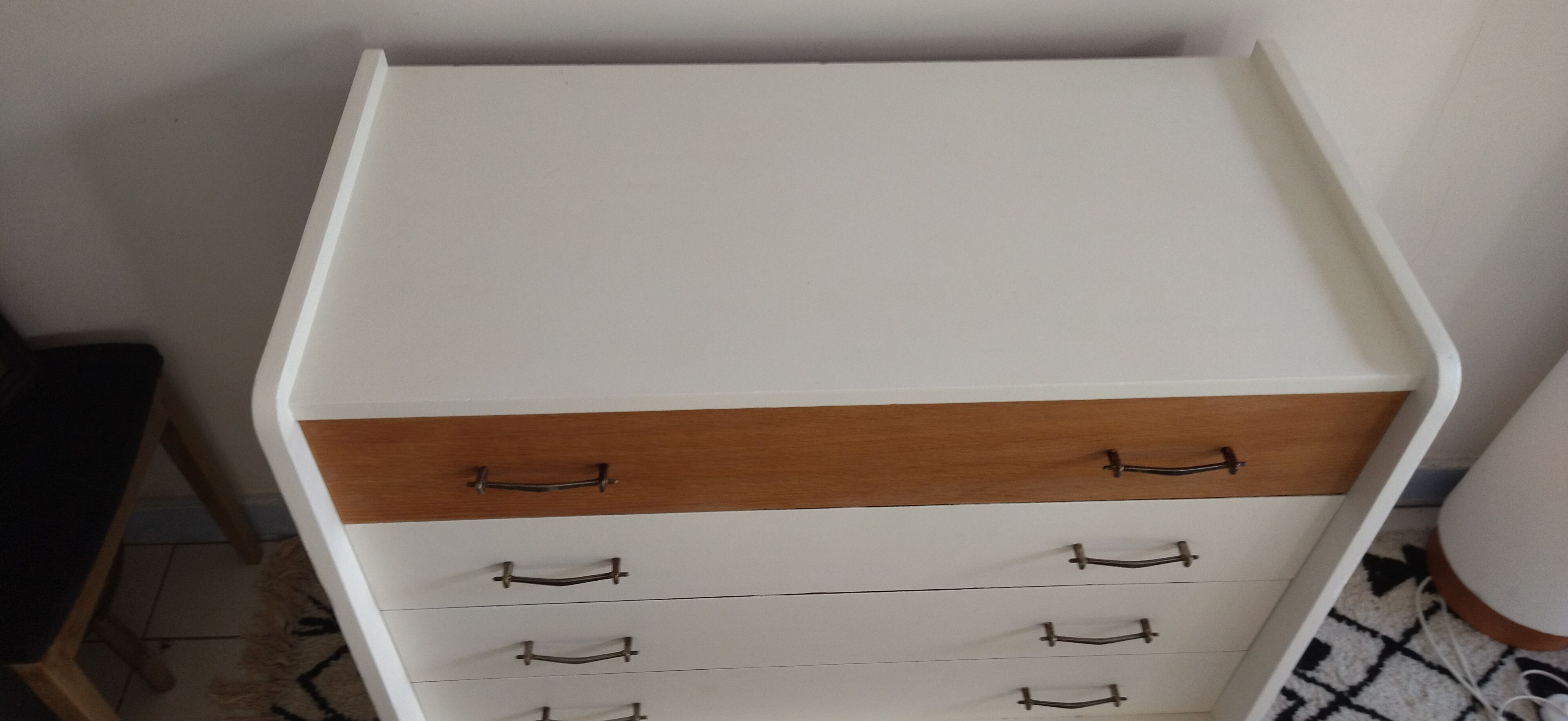 Chest of drawer compass feet