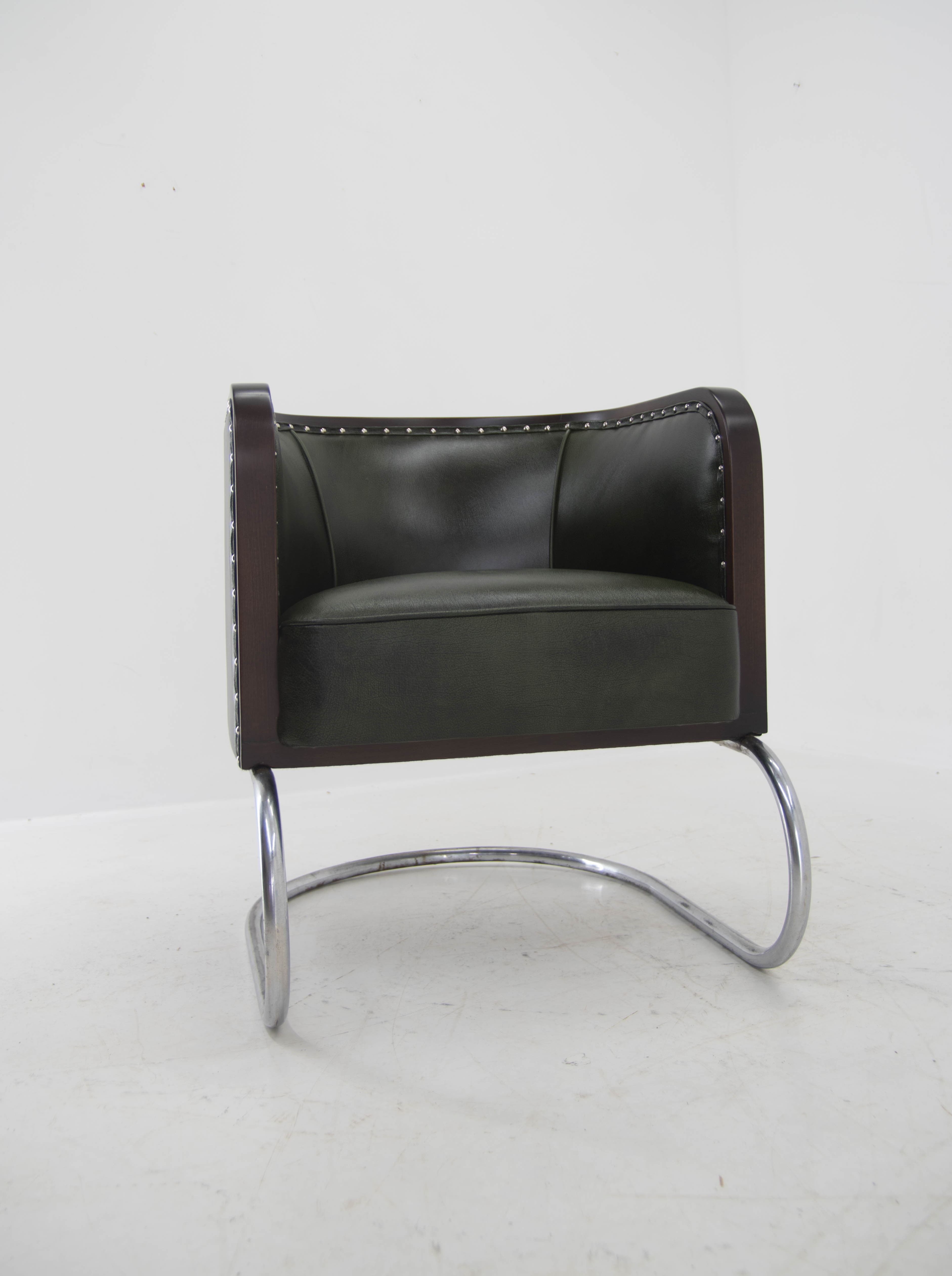 Bauhaus Tubular Armchair in Green Leather,  1930s, Restored