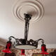 Superbe lustre Art nouveau en fer forgé à décor de roses – Début XXᵉ s