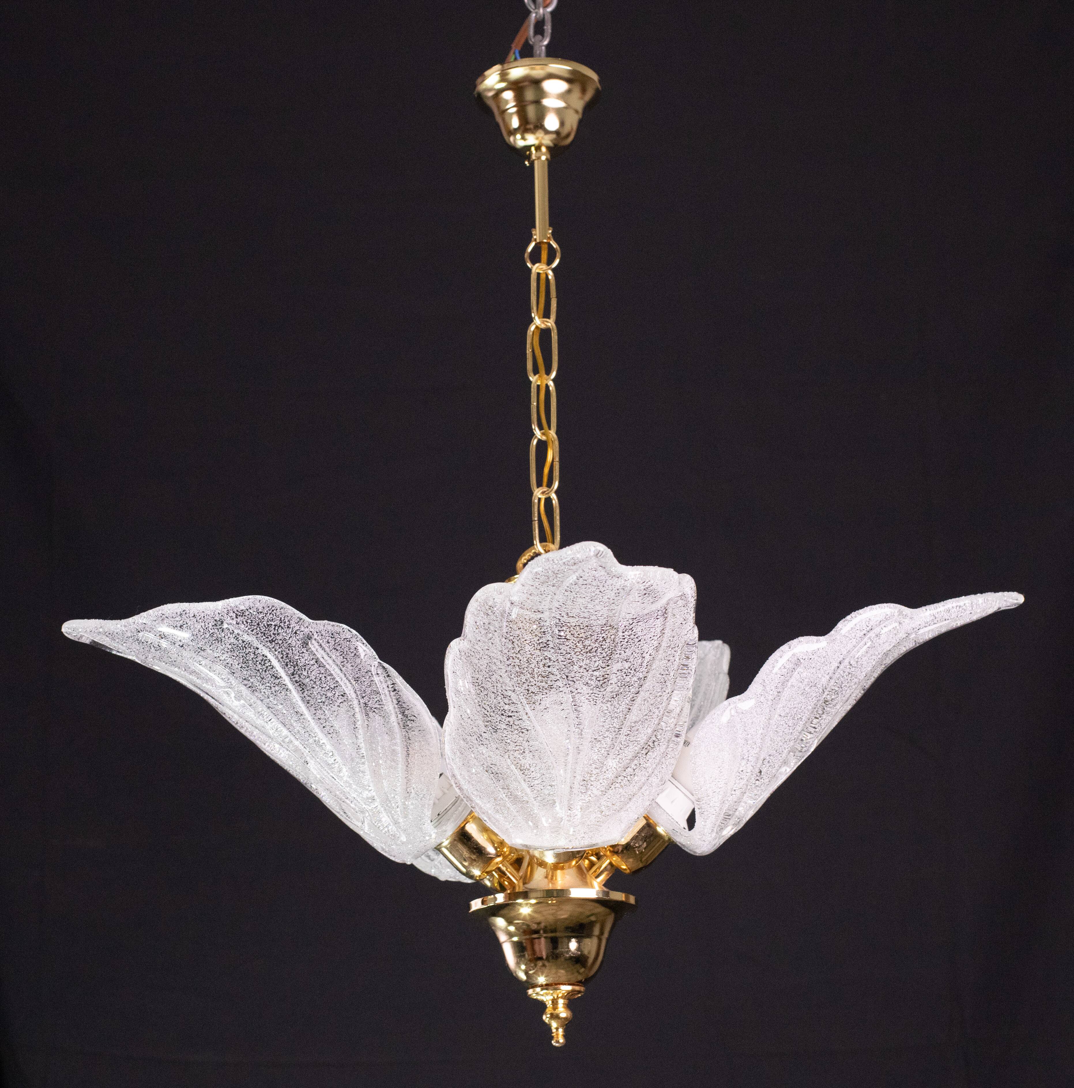 Elegant Murano Candlestick with 5 Leaves in Grit