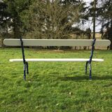 Banc de jardin ancien en bois et pied cep de vigne en fonte