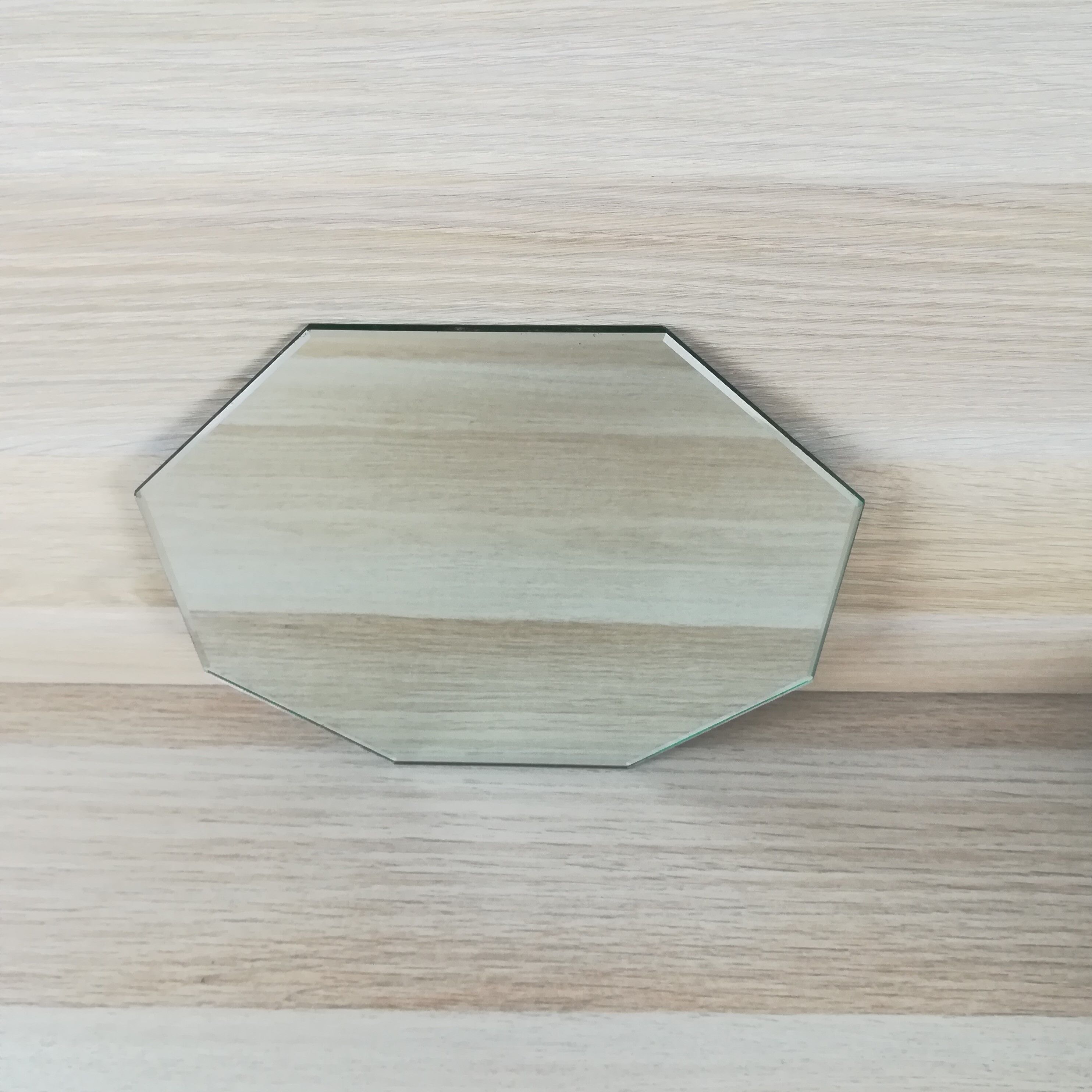 Beveled octagonal tray mirror