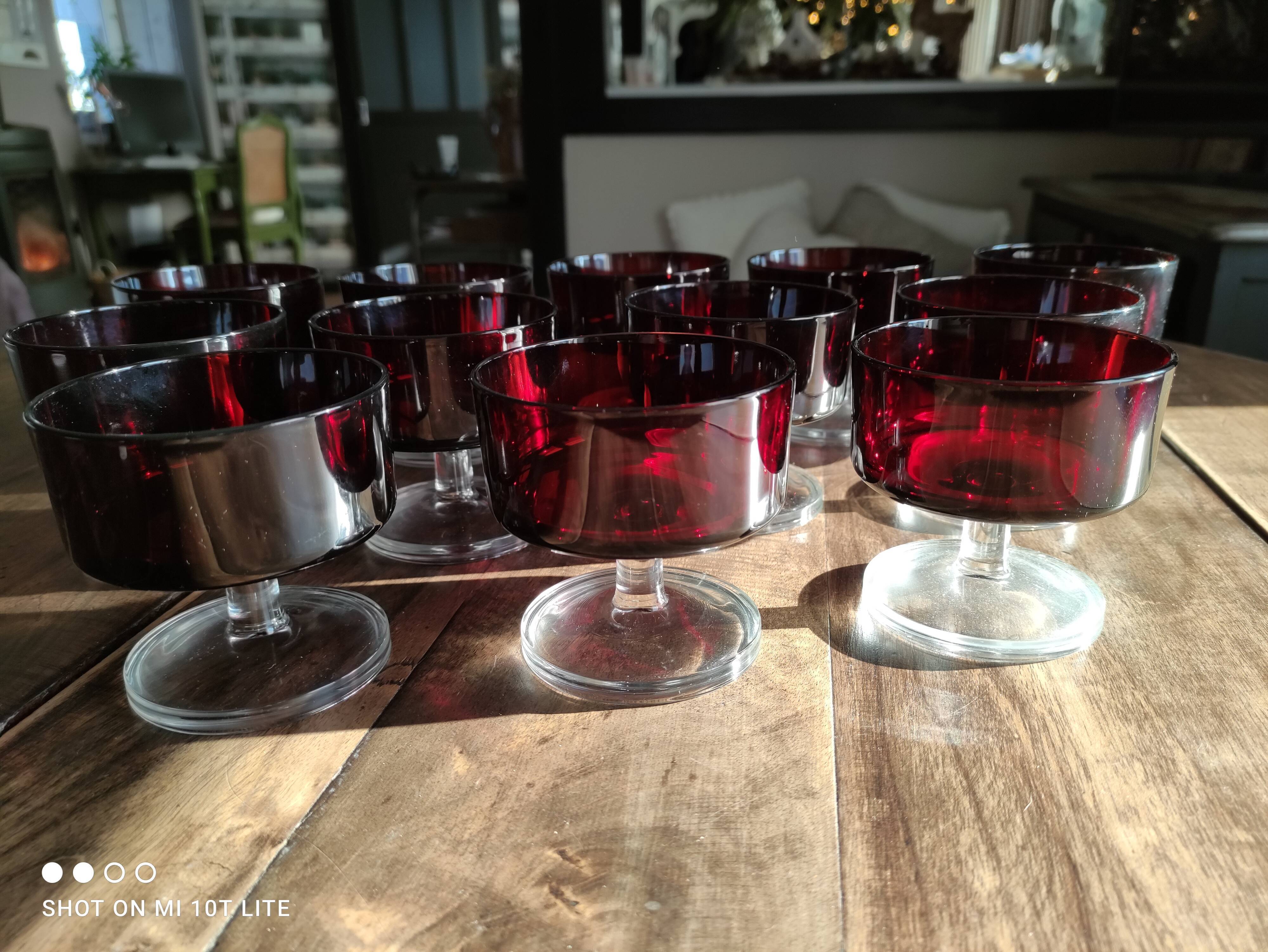 Lot de 12 coupes à champagne Luminarc modèle Suède rouge