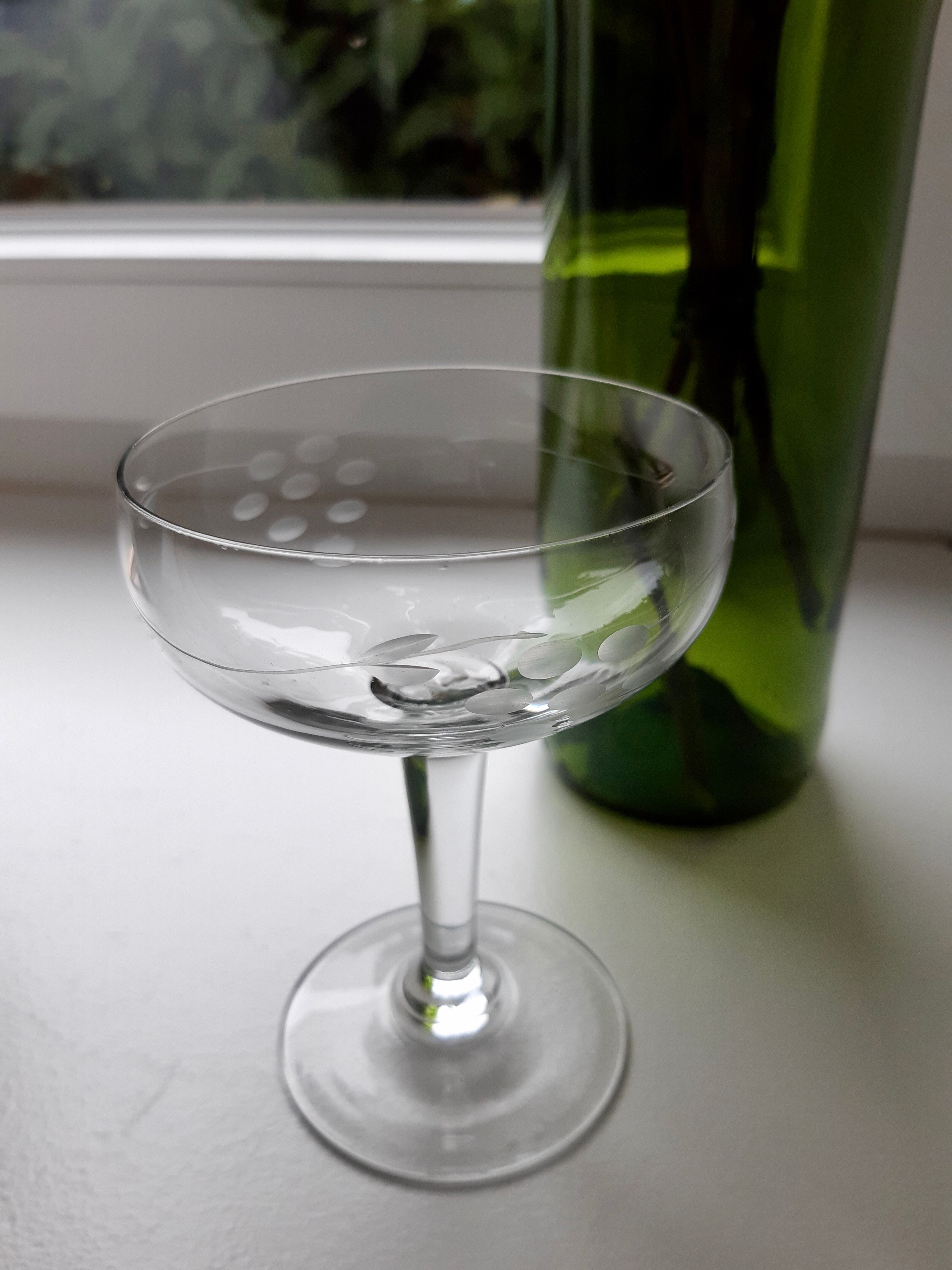 Lot of 6 mismatched crystal champagne glasses early 20th century