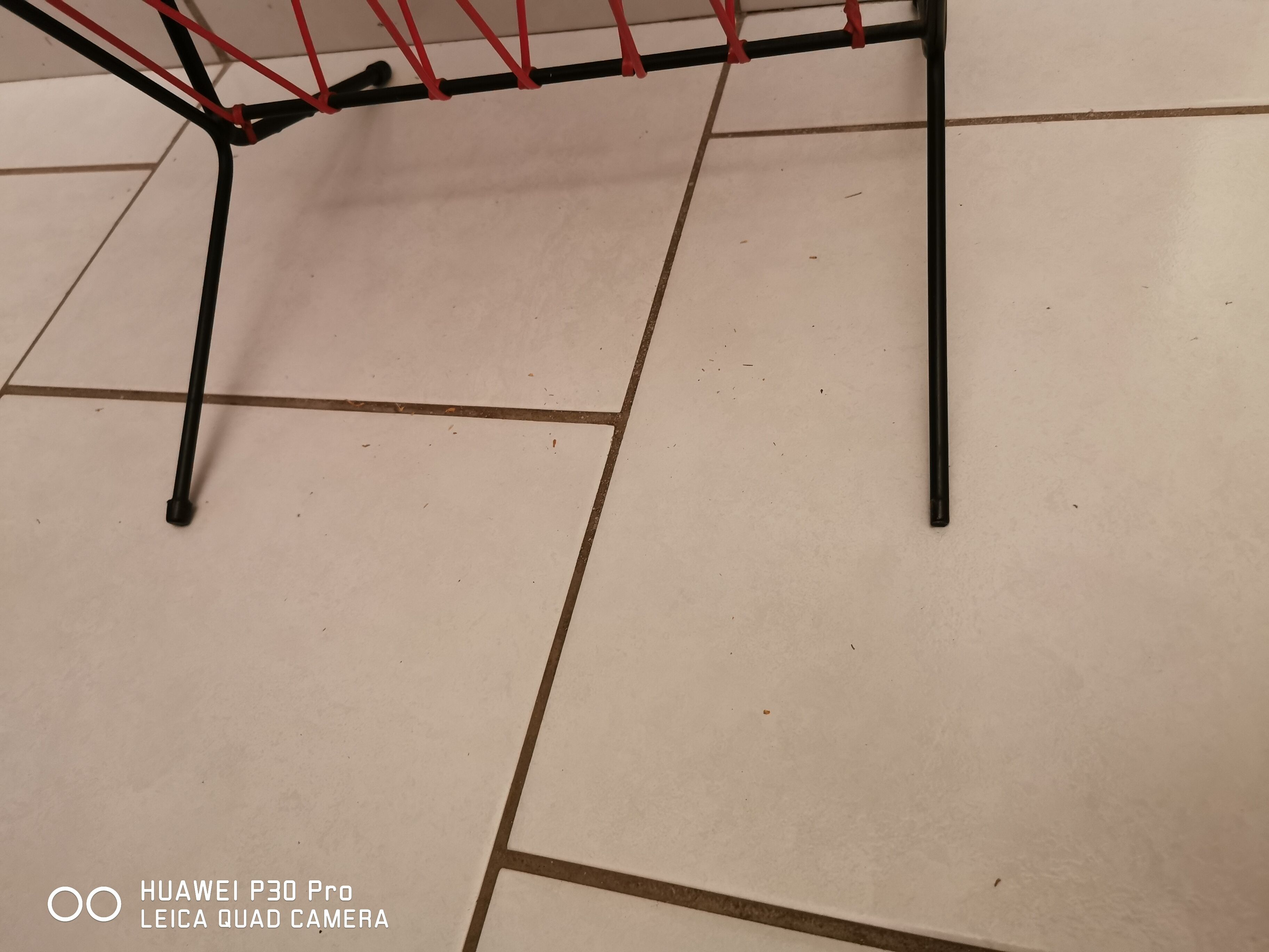 Scoubidou magazine door