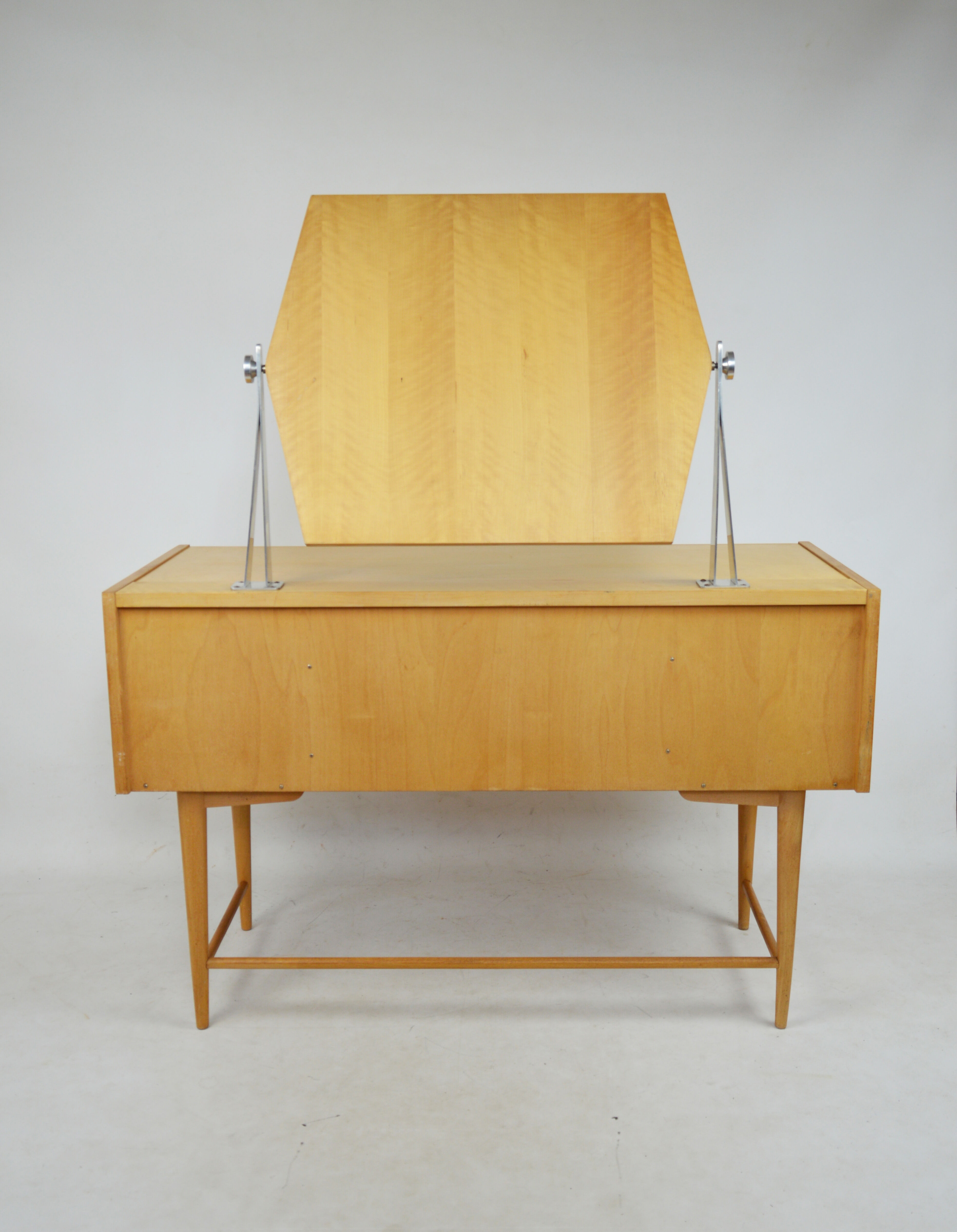 1970s dressing table