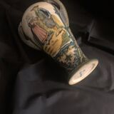 Vase Henriot Quimper, Signé HR, circa 1904-1922, numéroté 13, bretons, fleurs