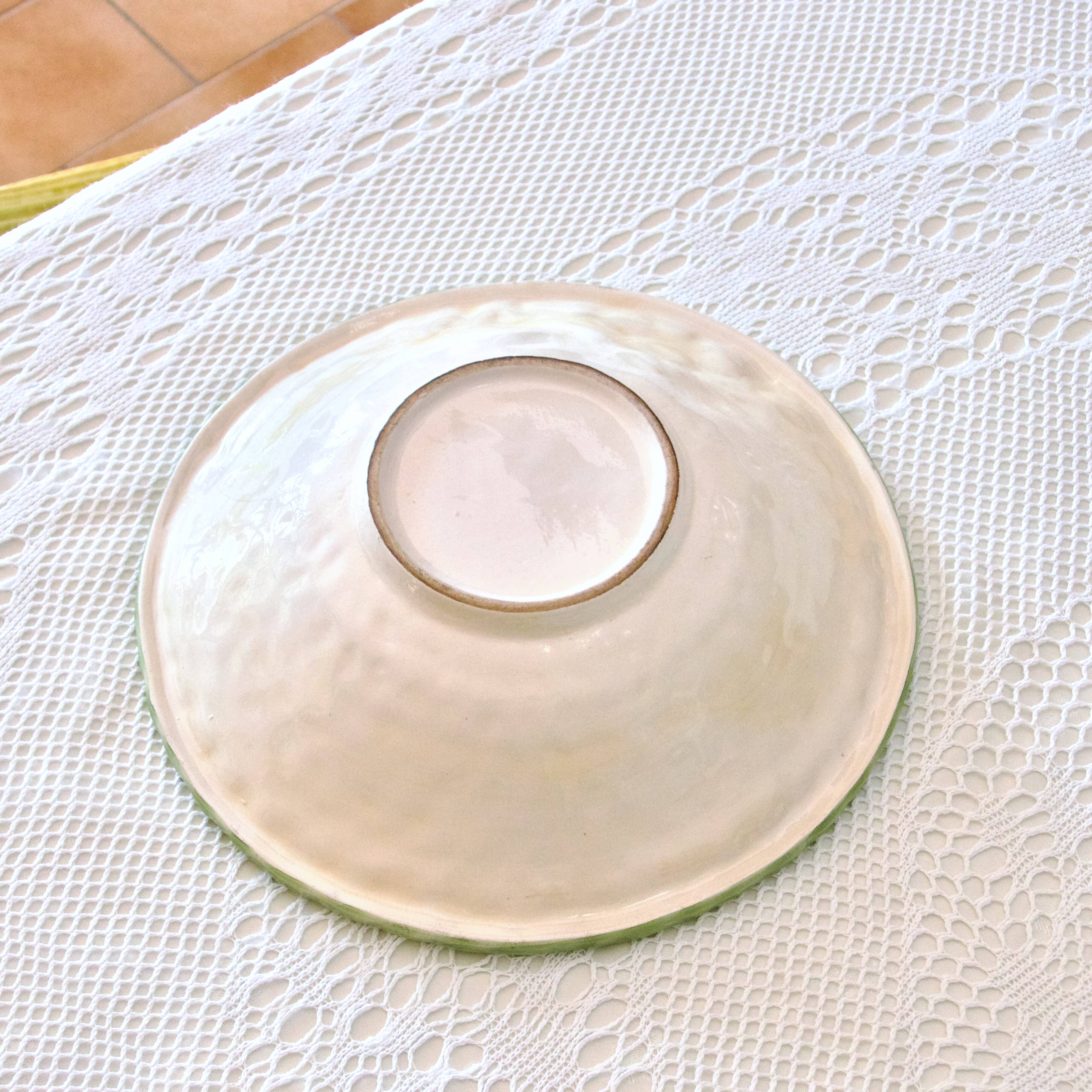 Large salad bowl / fruit bowl in hand-painted sunflower slip