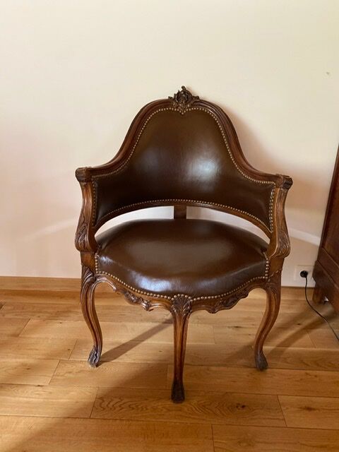Late 19th century Louis XV-style office chair