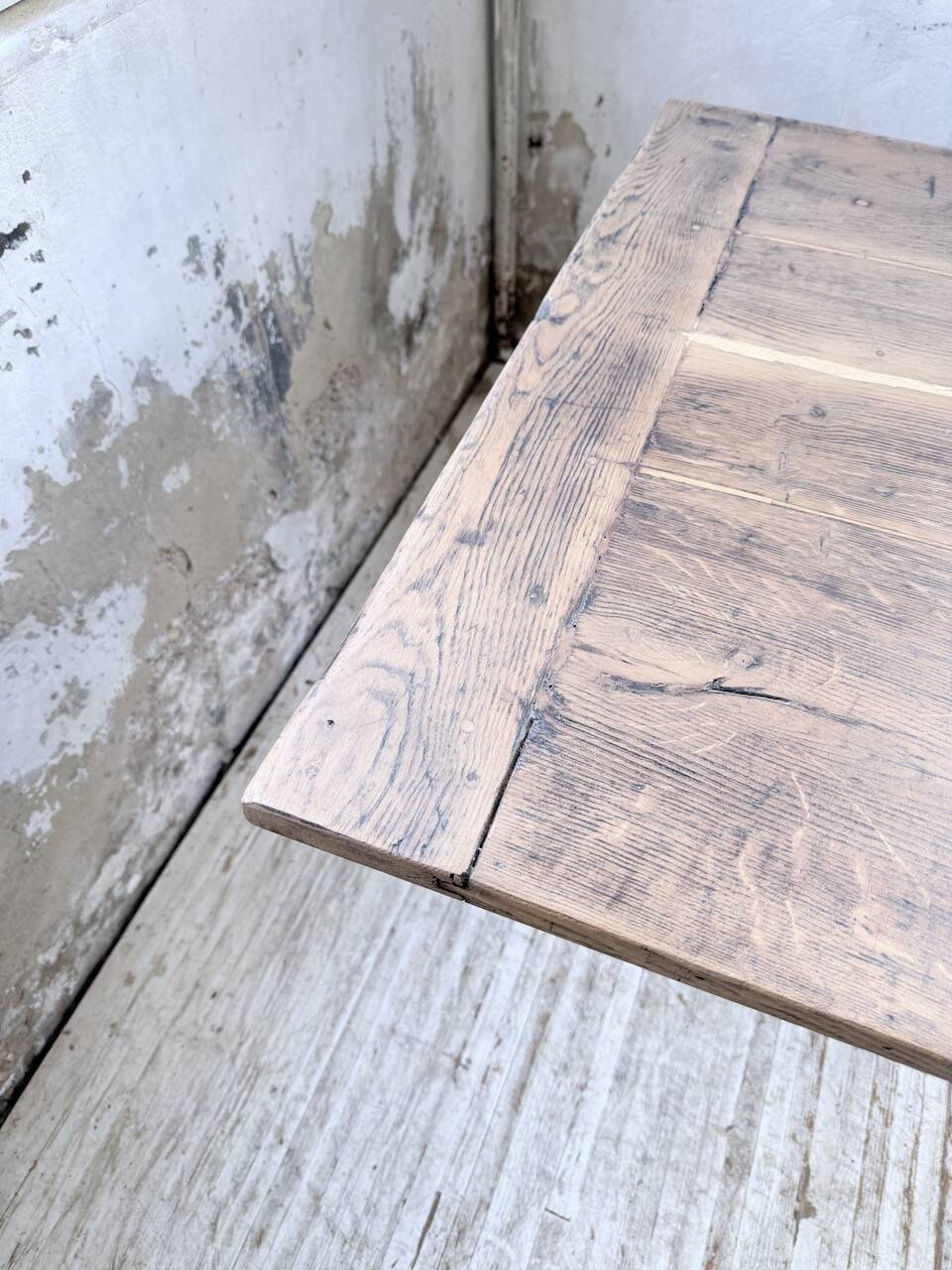 Solid oak farmhouse table with integrated extensions 1950