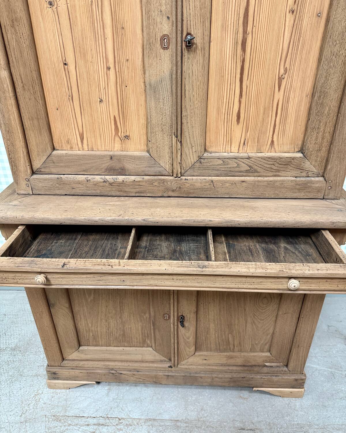 Chic country two-piece sideboard (renovated)