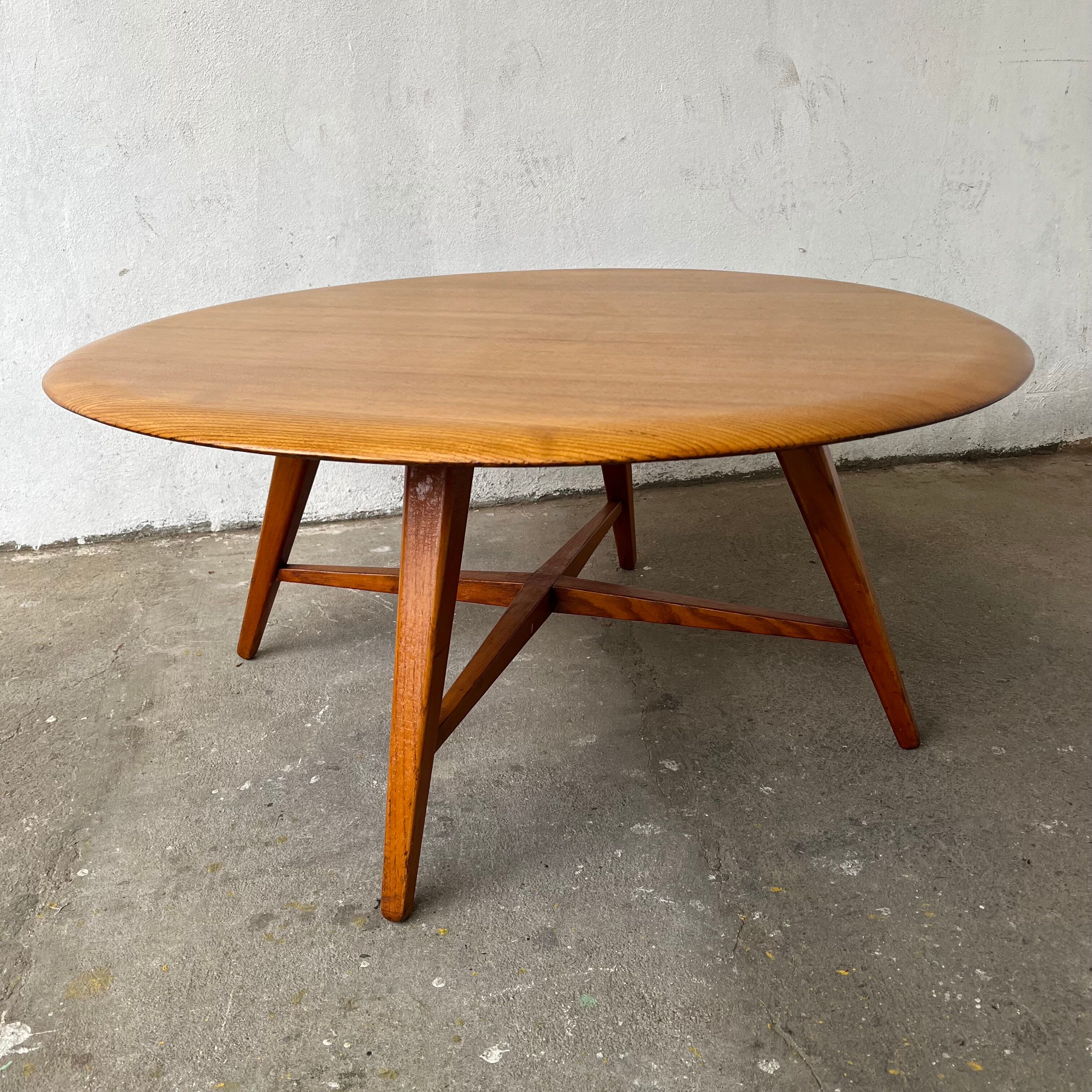 Round coffee table - Van Pelt - 60s