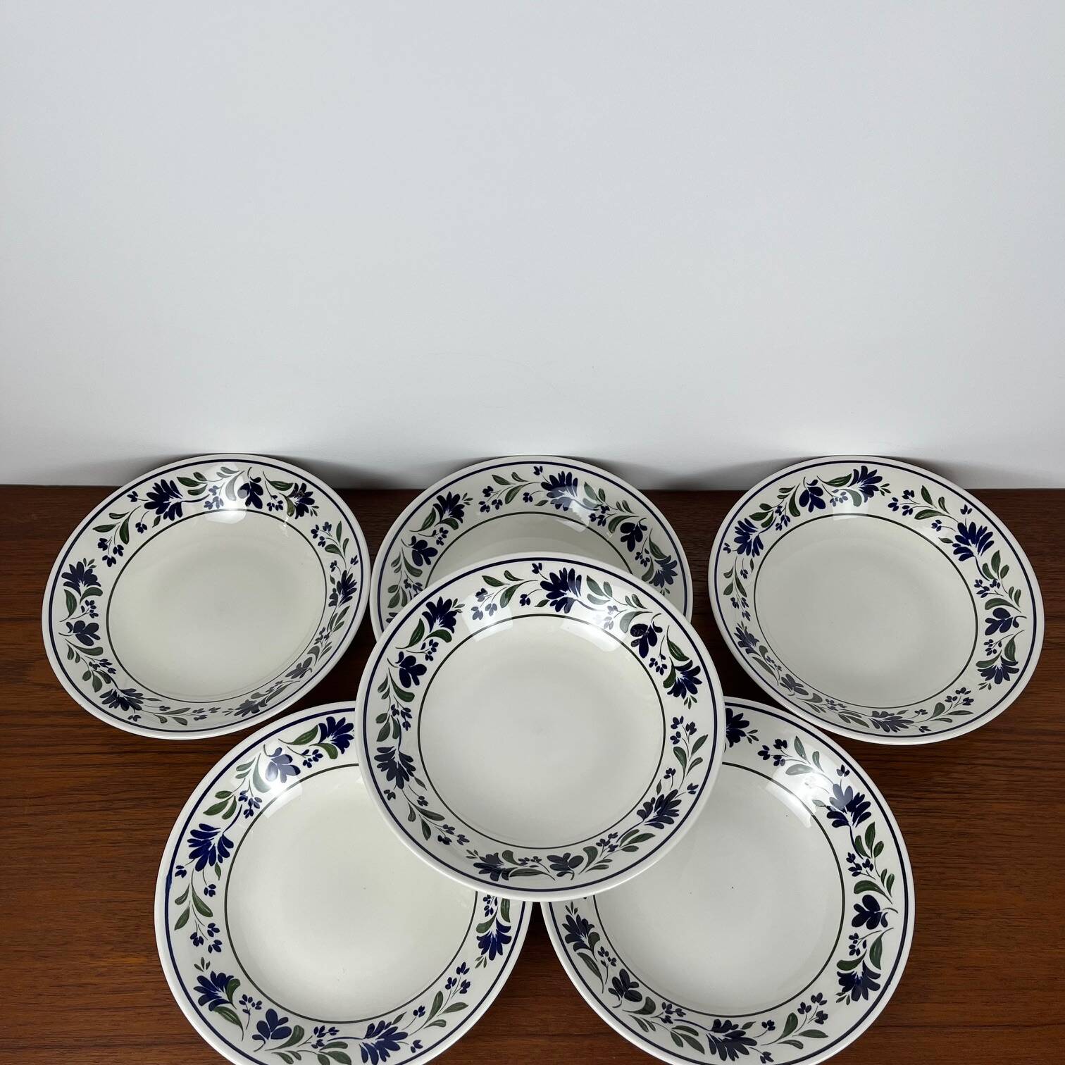 Set of 6 Churchill England soup plates, flower pattern, 1970