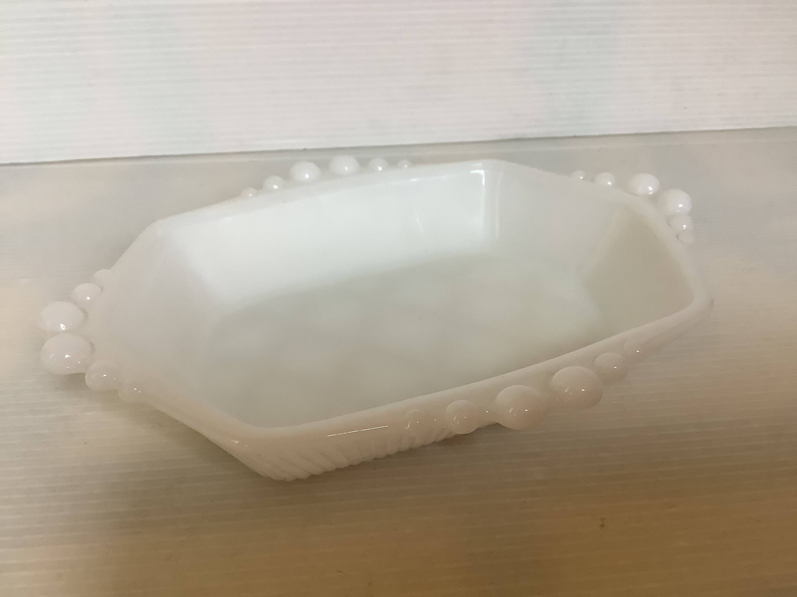 Beaded opaline ring holder tray