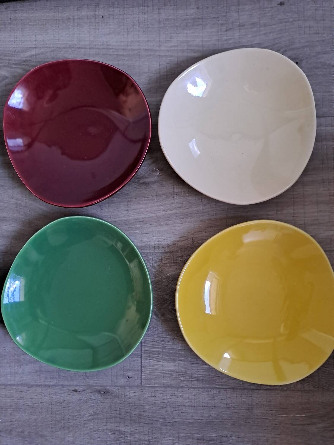 8 Vintage plates, 60s/70s