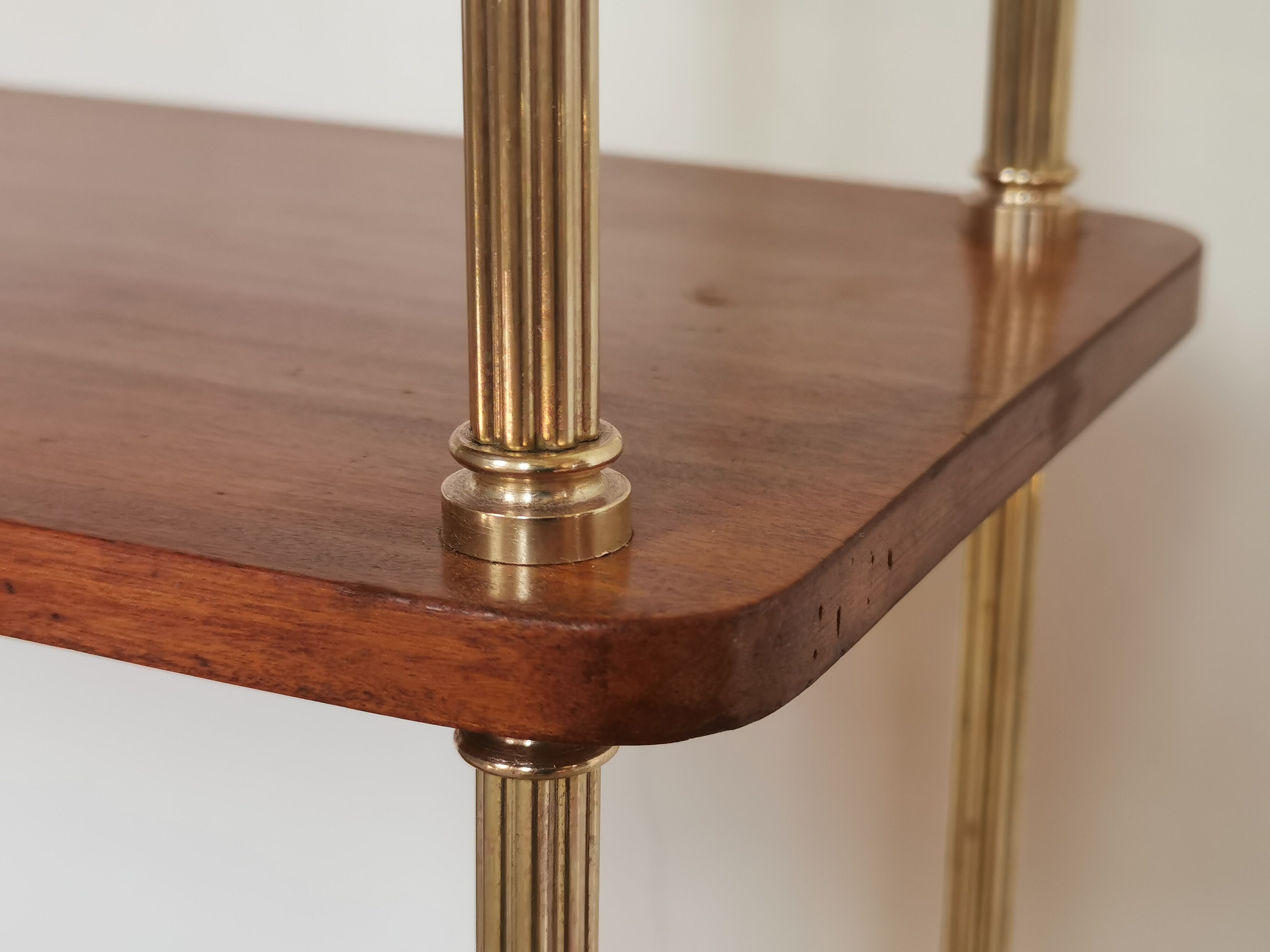 Shelf in brass and teak