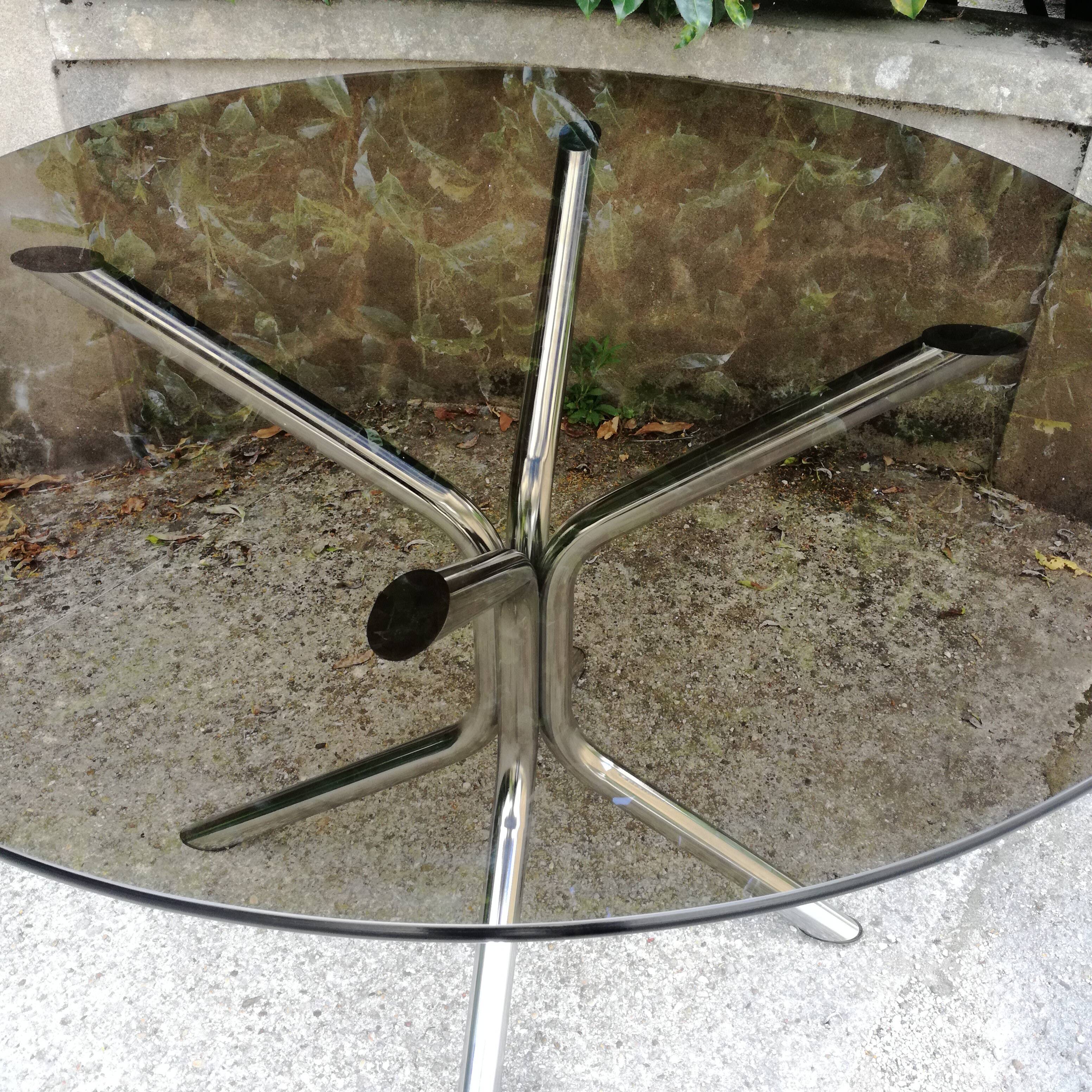 Smoked glass round table - Ø118