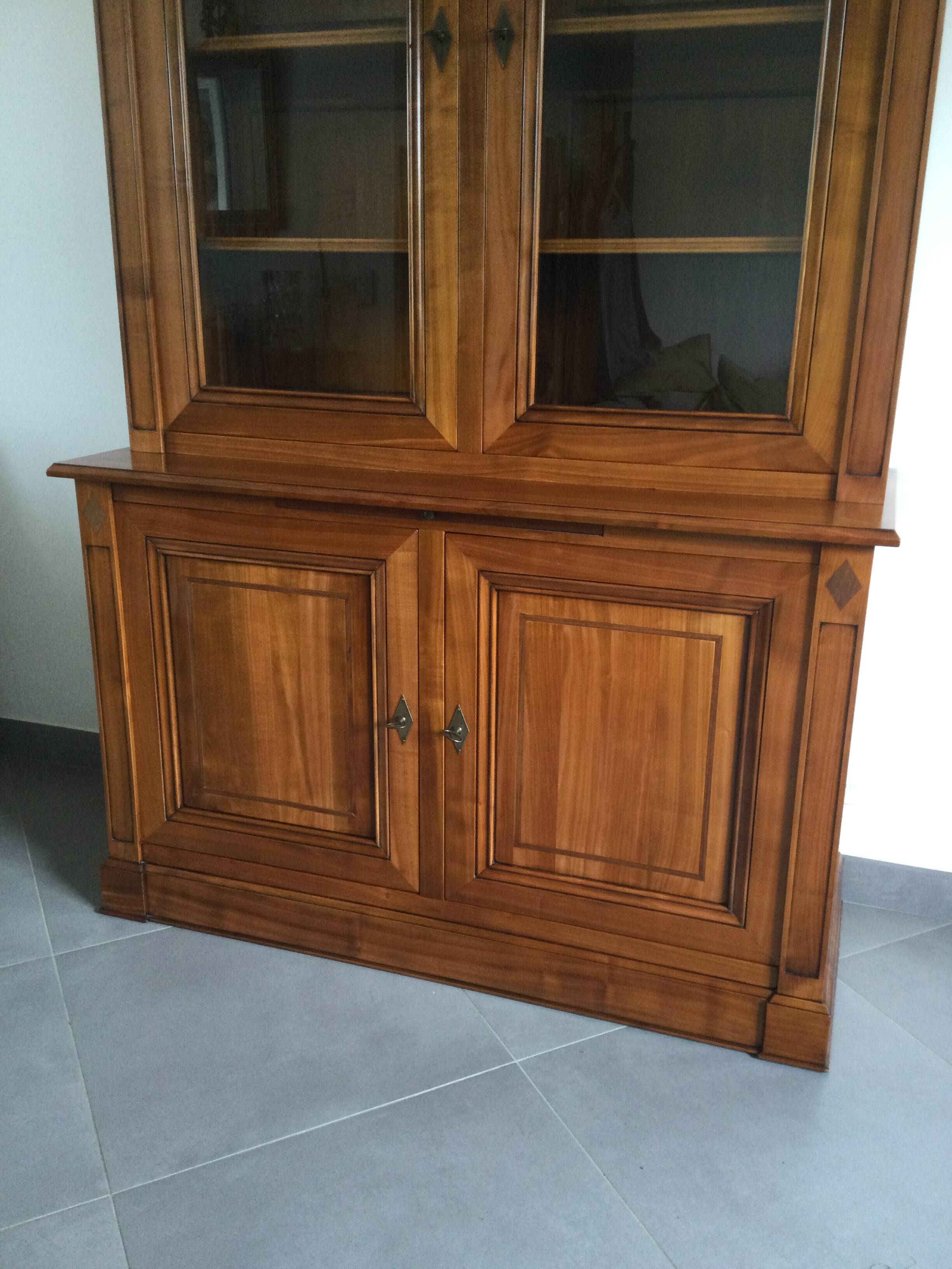 Louis Philippe display cabinet in cherry wood