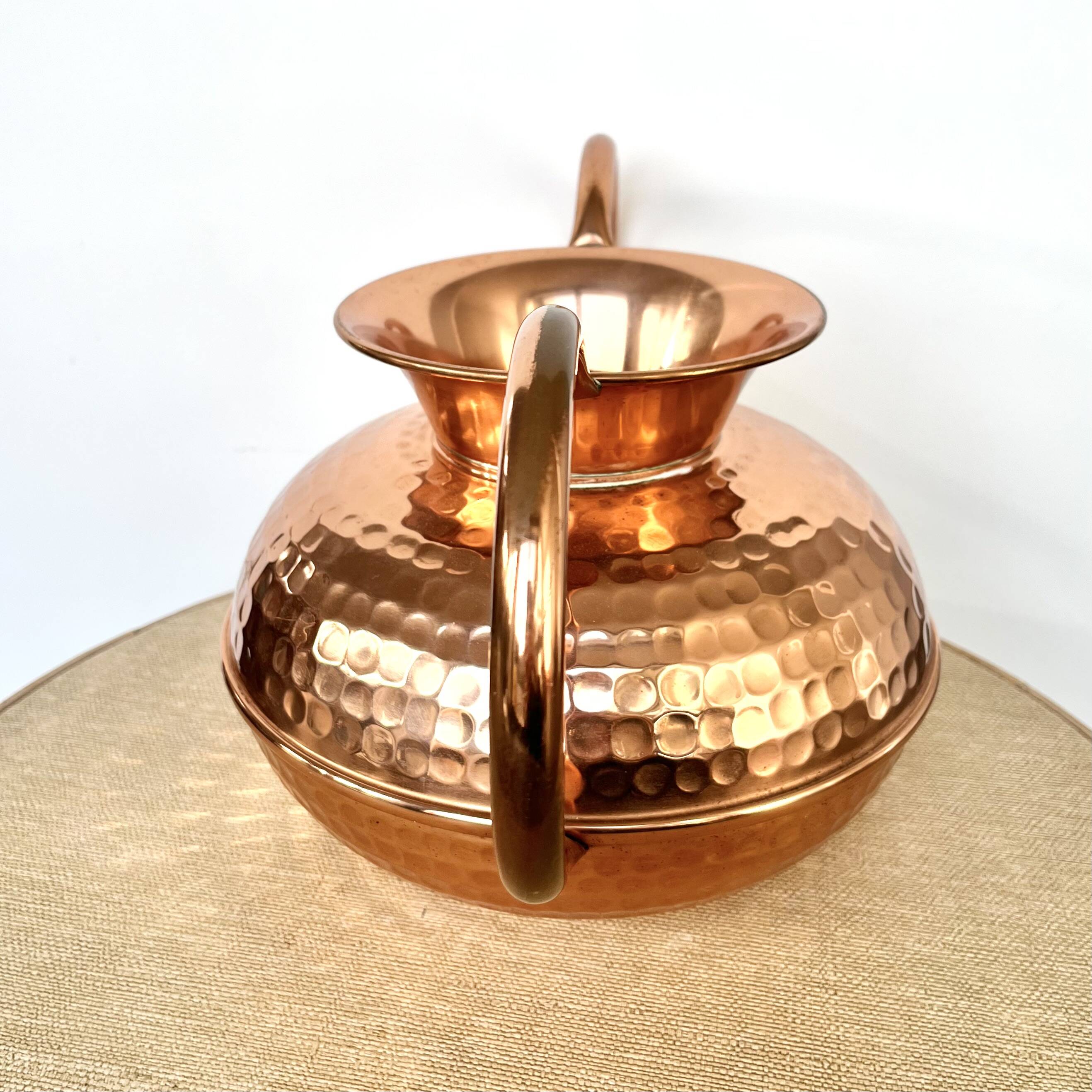 Villedieu hammered copper pot vase with handles, 20th century