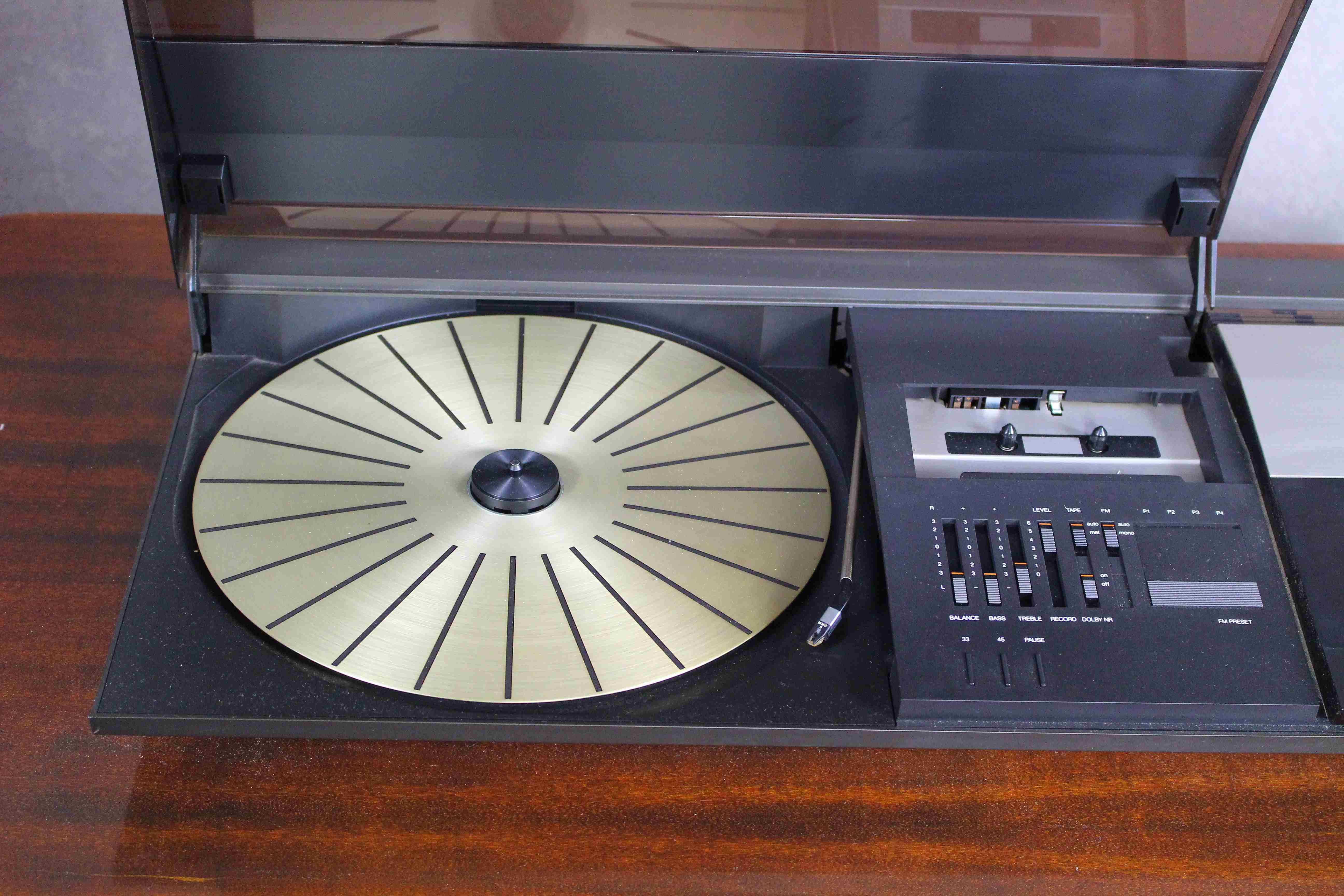 Beocenter 2200 Hi Fi System By Bang 