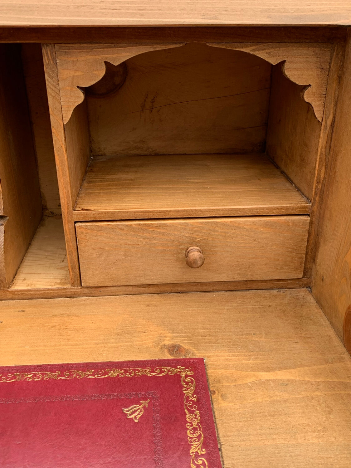 Commode, English slant-front desk, 19th century.