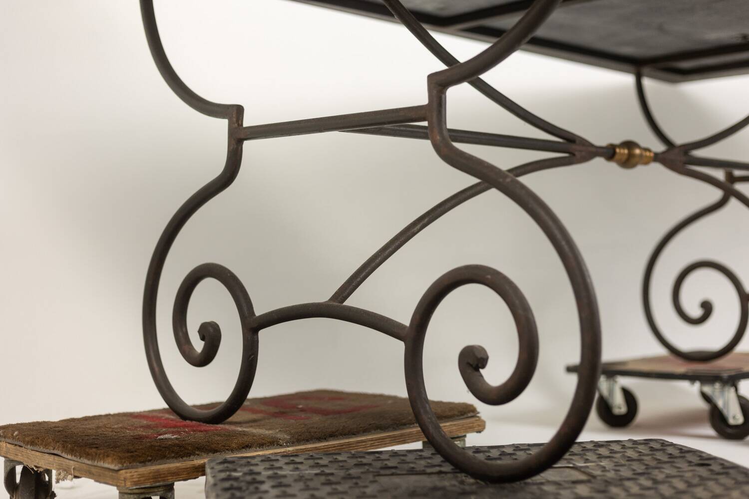Dining table in "scagliola" and wrought iron. 1950s.