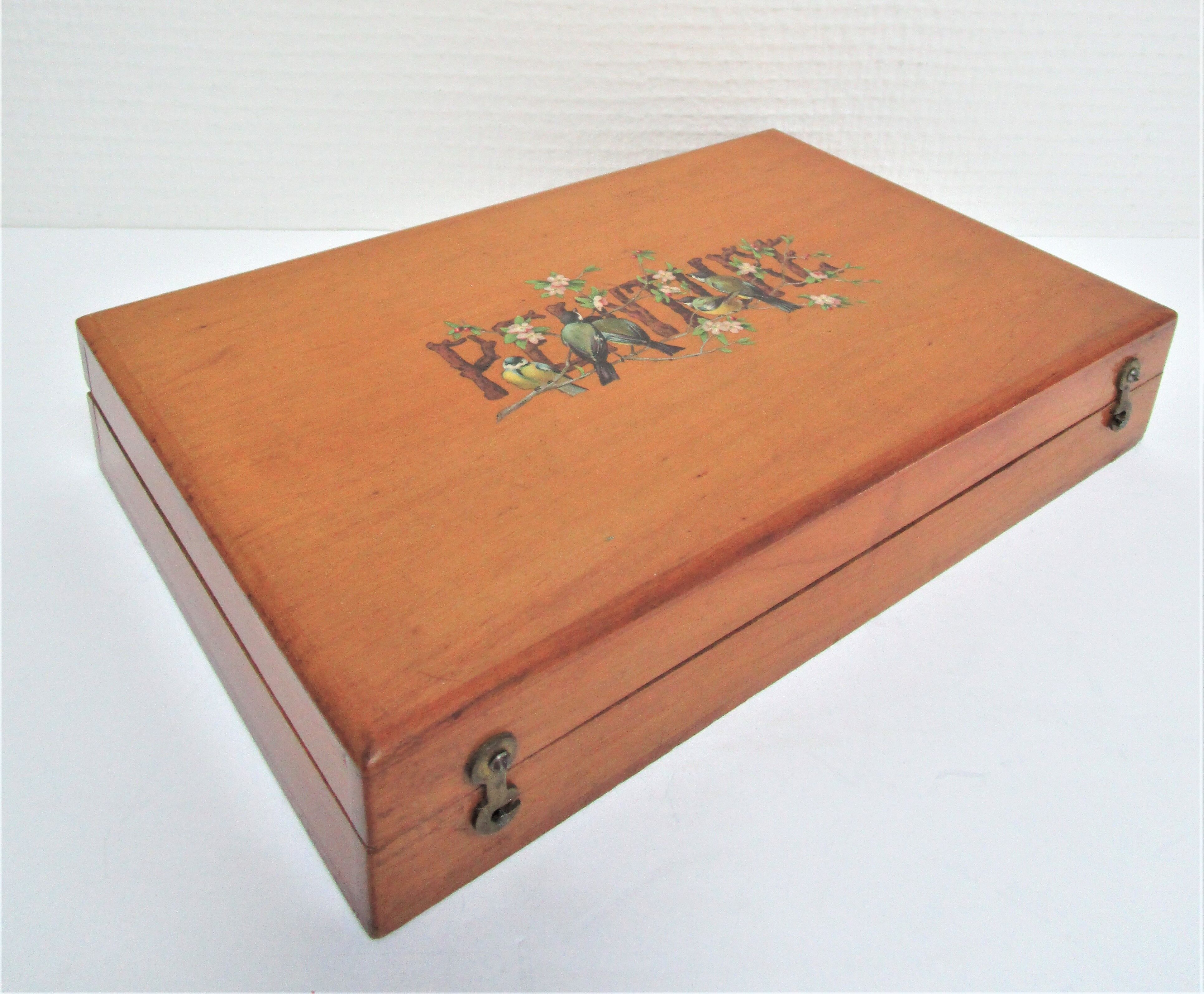 Early 20th-century bourgeois watercolor box