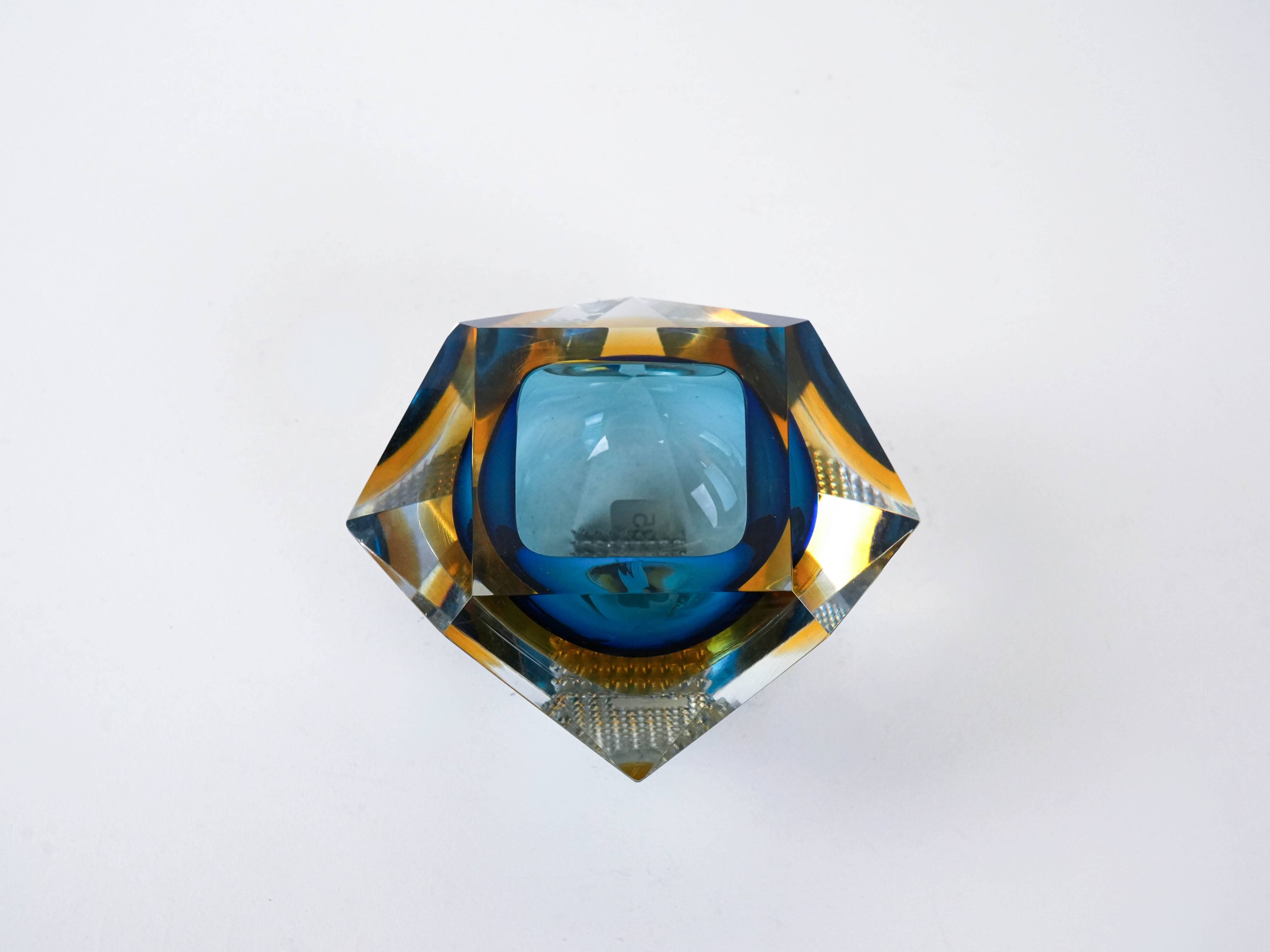 Bowl, Murano glass, Italian design, 1960s, made in Italy