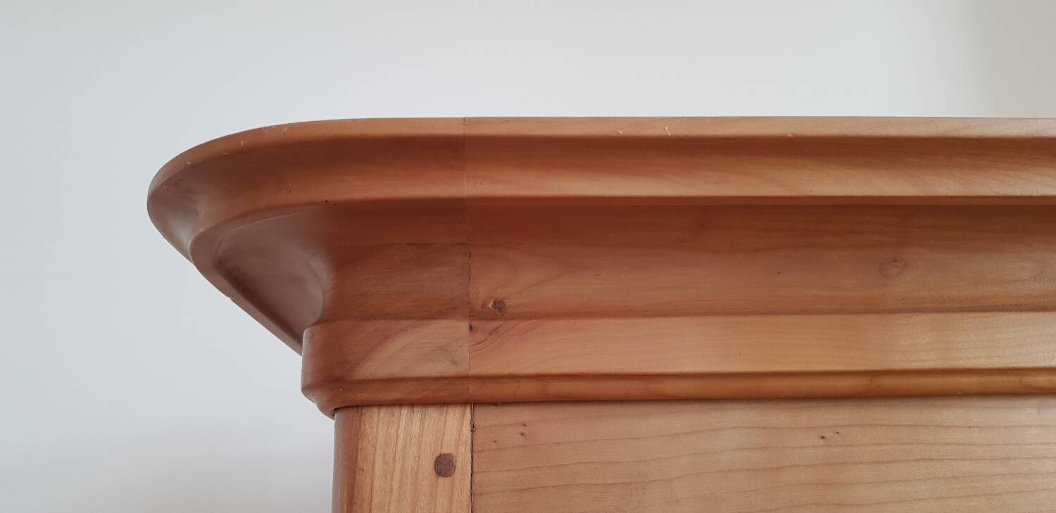 Solid wood bonnetière