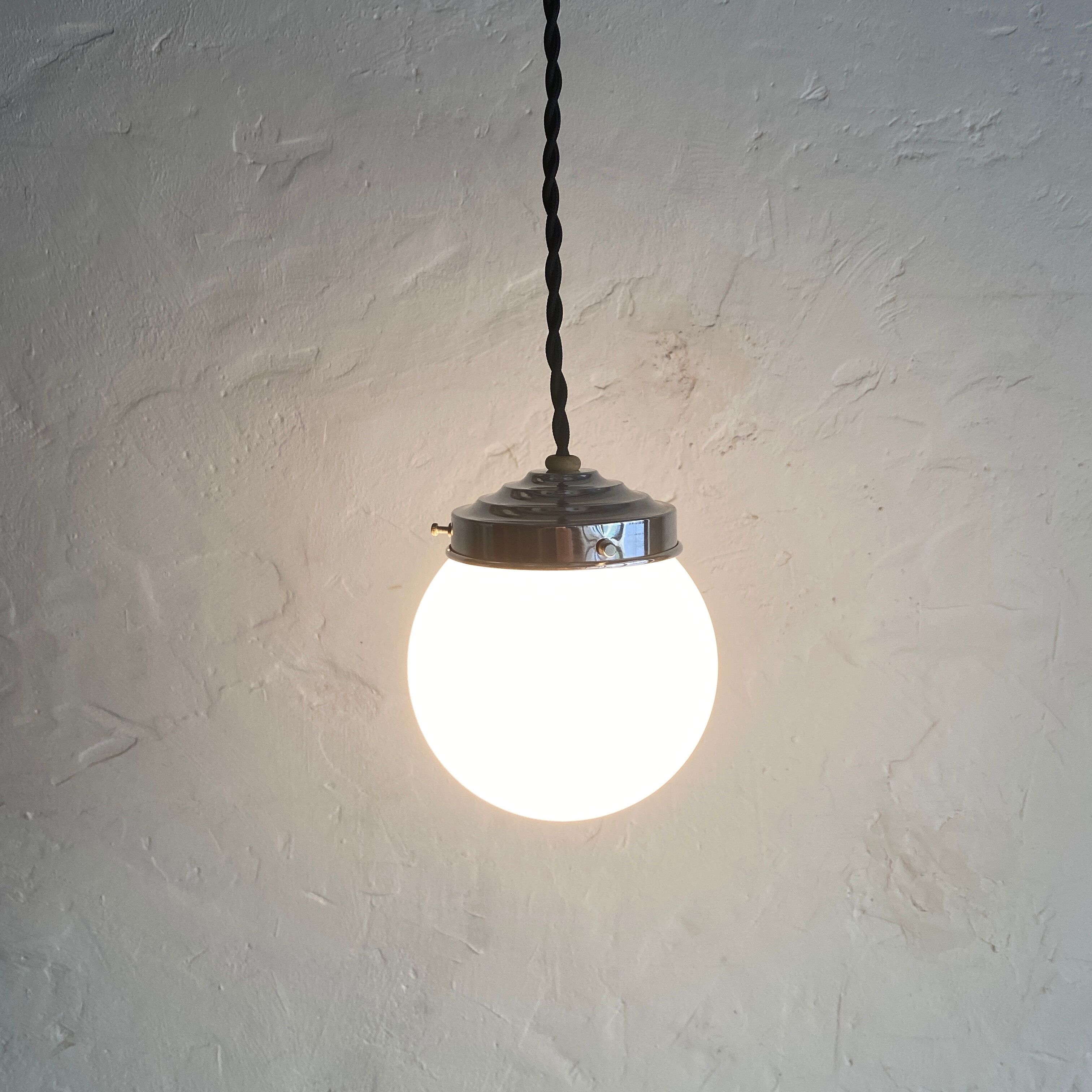 Lot 2 opaline hanging lamps