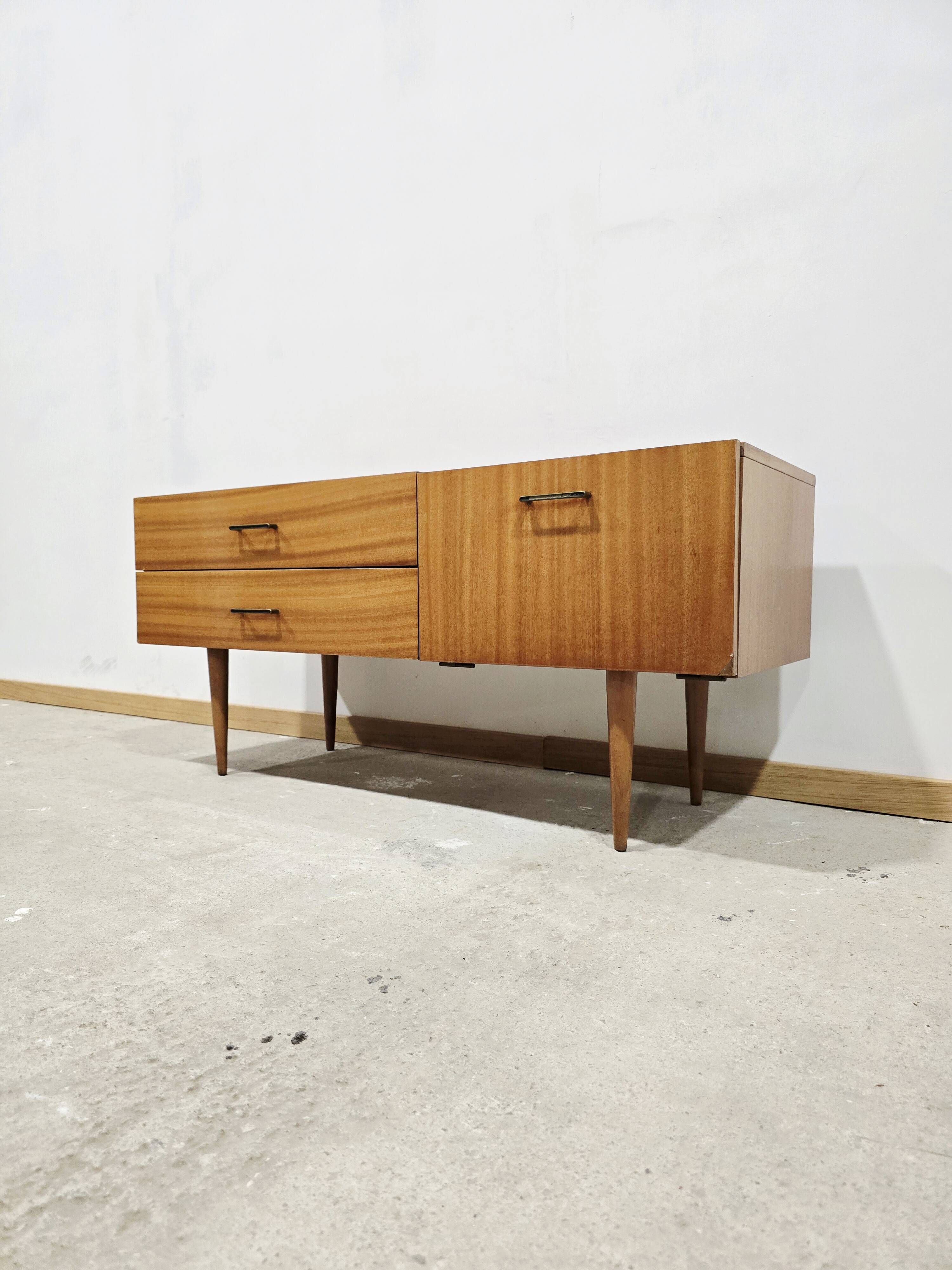 Vintage Mahogany-Coloured Sideboard with Brass Handles – 1990s