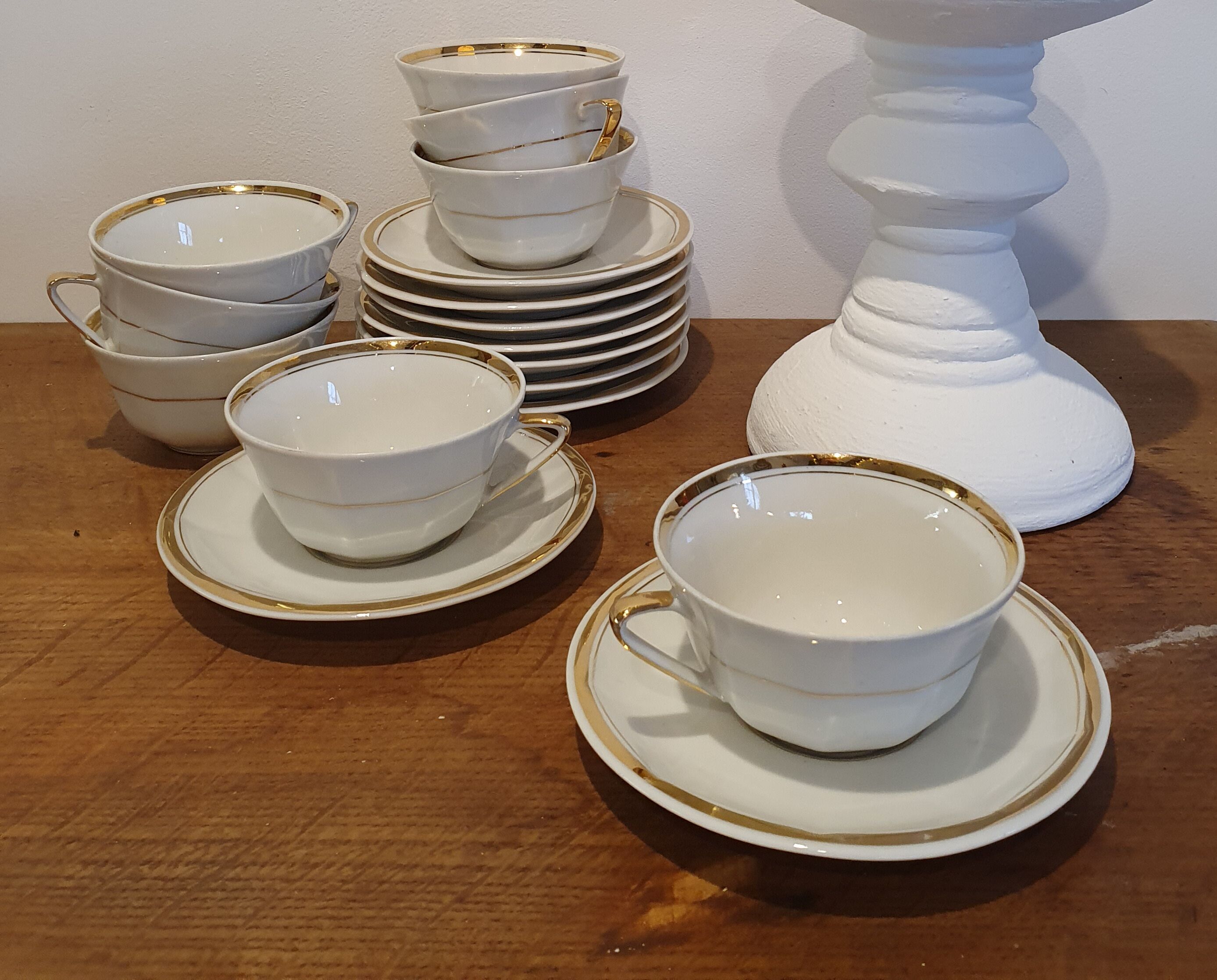 Service of 8 limoges porcelain cups