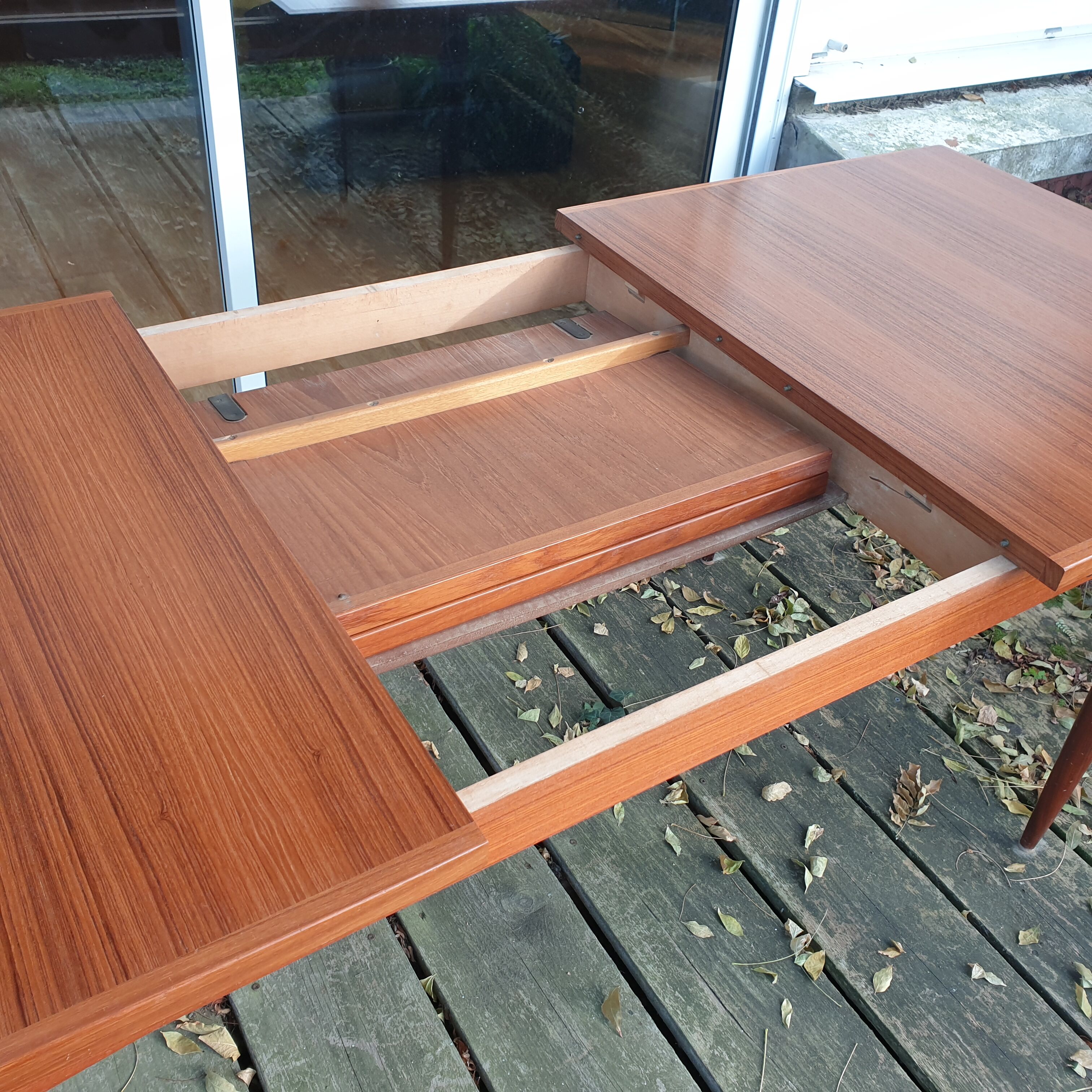 Table scandinave en teck
