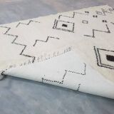 Moroccan berber wool rug 225 x 150 cm