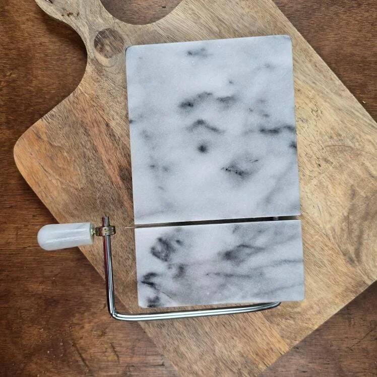 Marble foie gras cutter with cutting wire, like new condition.