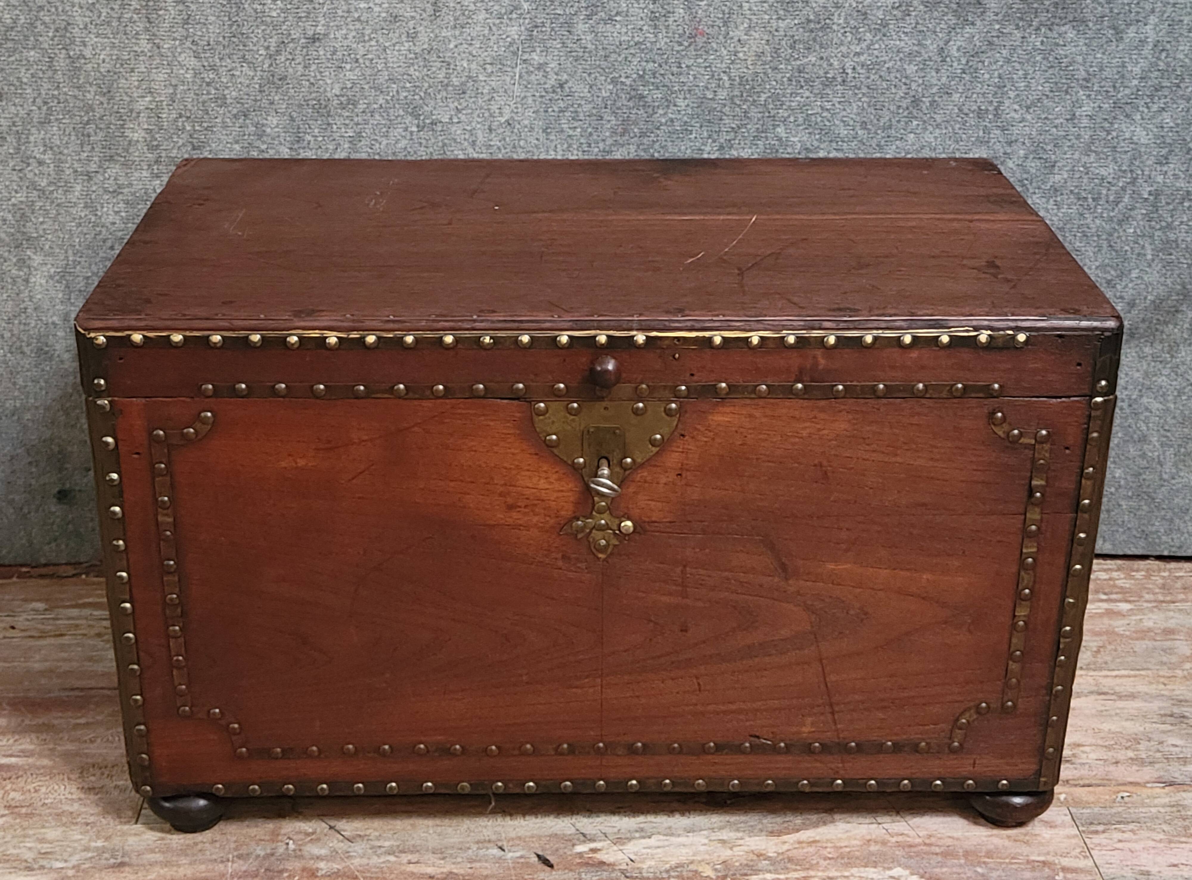 Naval officer's chest in solid mahogany-stained wood