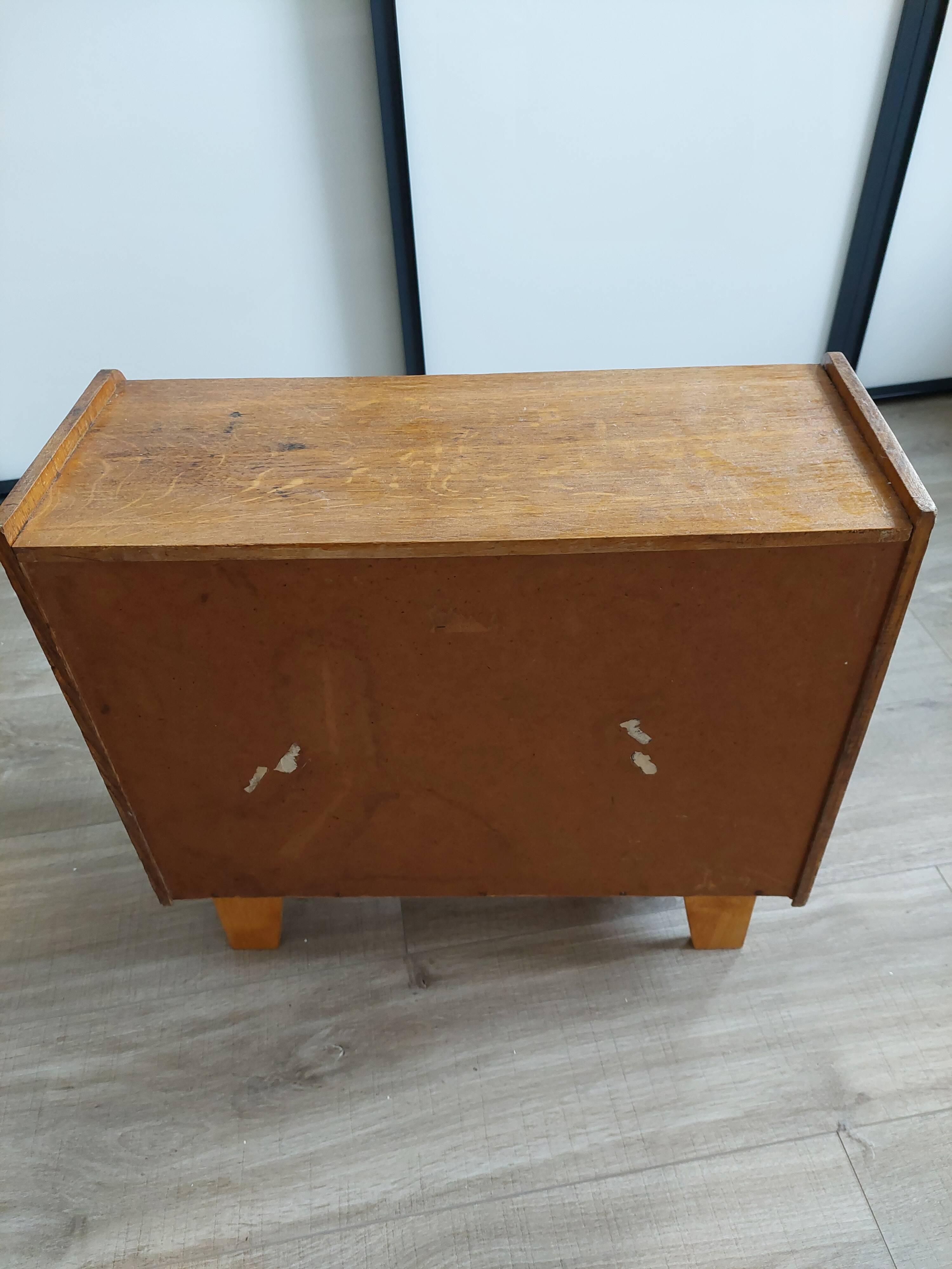 Chest of drawers typical vintage doll 60