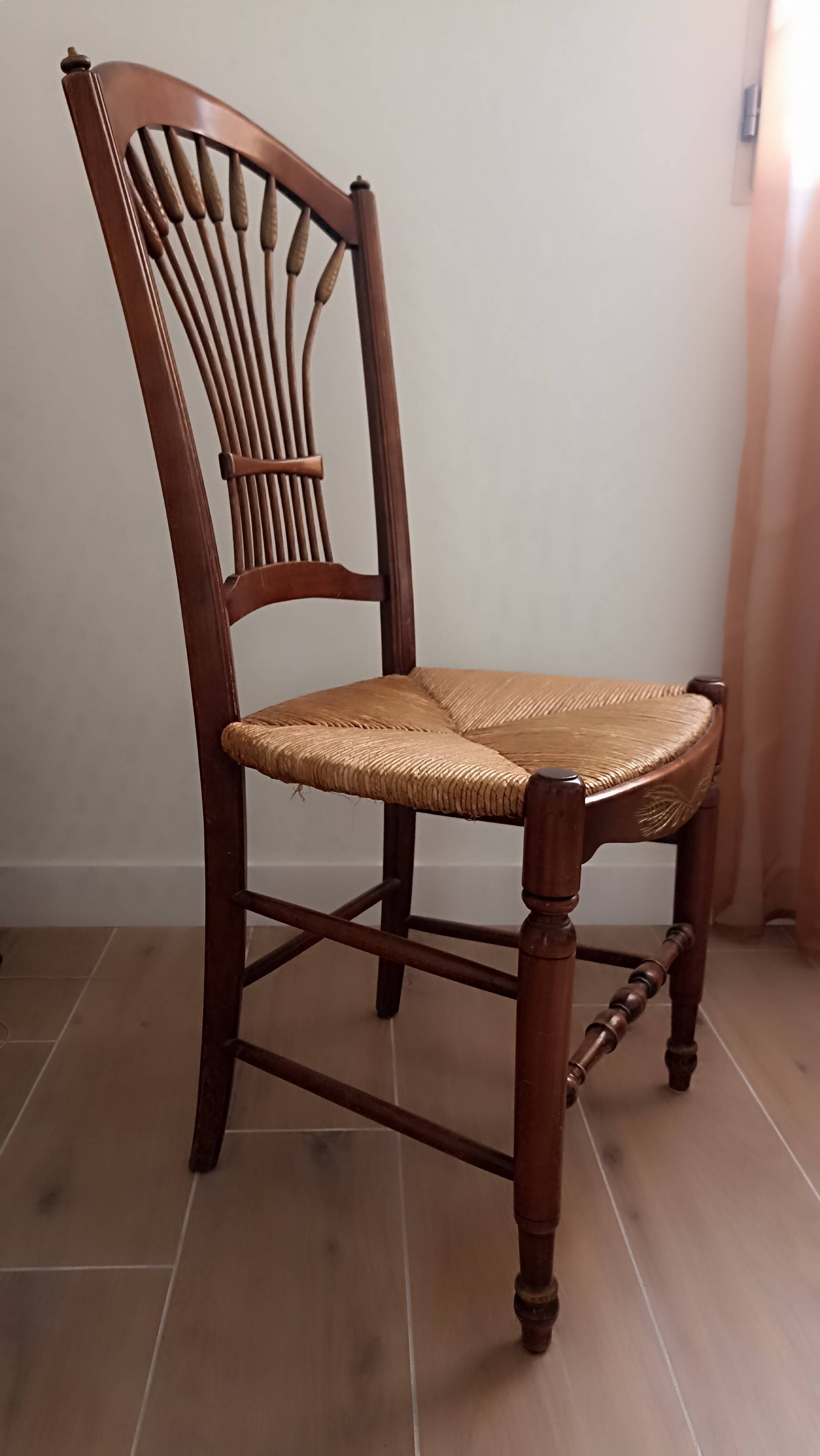 Chaise  rustique Modèle "Gerbe"